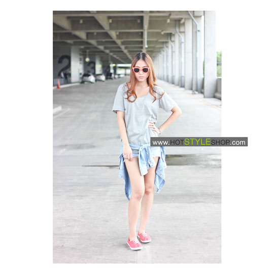 เสื้อยืดคอกว้าง เสื้อยืดคอยู