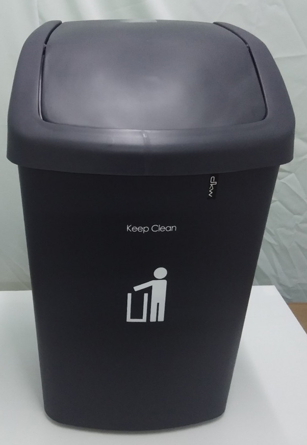 ถังขยะทรงเหลี่ยม ฝาสวิง 9 ลิตร