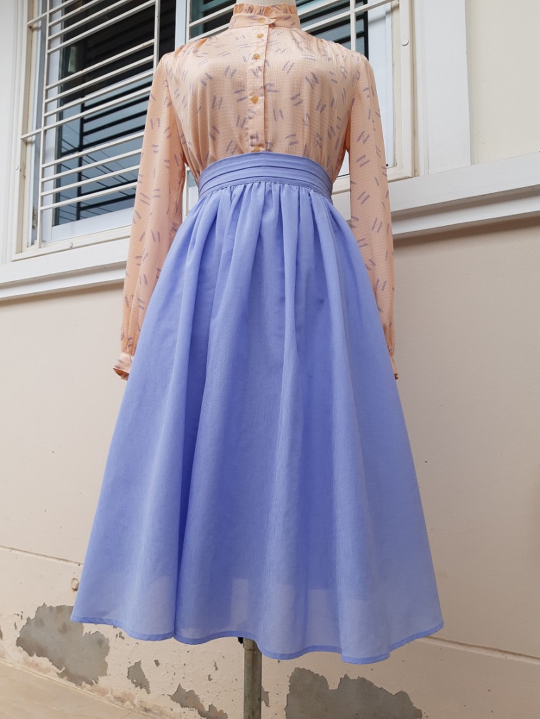 ชุดเซ็ตเสื้อวินเทจญี่ปุ่น คู่ กระโปรงทรงเอบานสีฟ้า