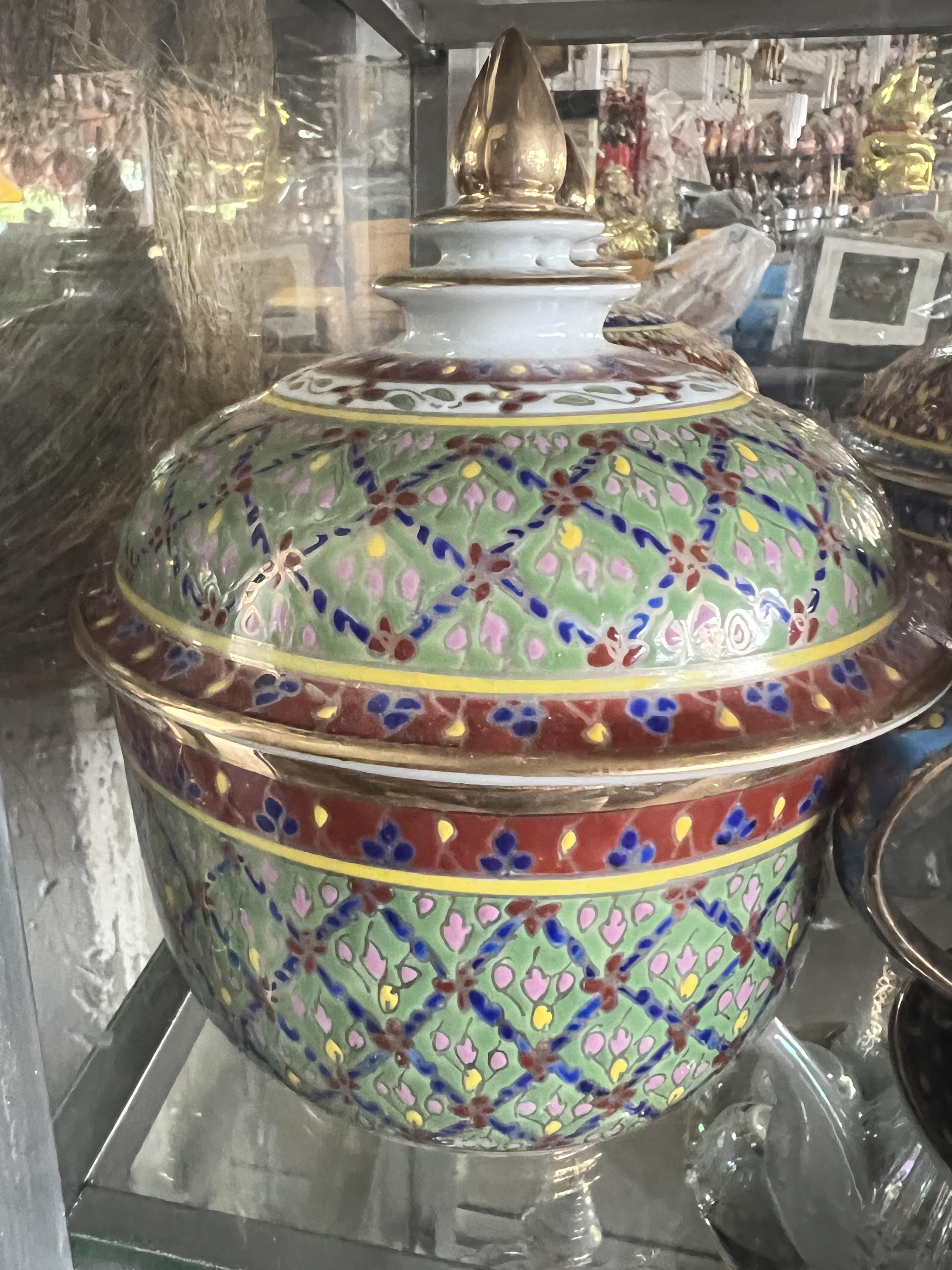 โถฝาปิดเบญจรงค์5นิ้ว