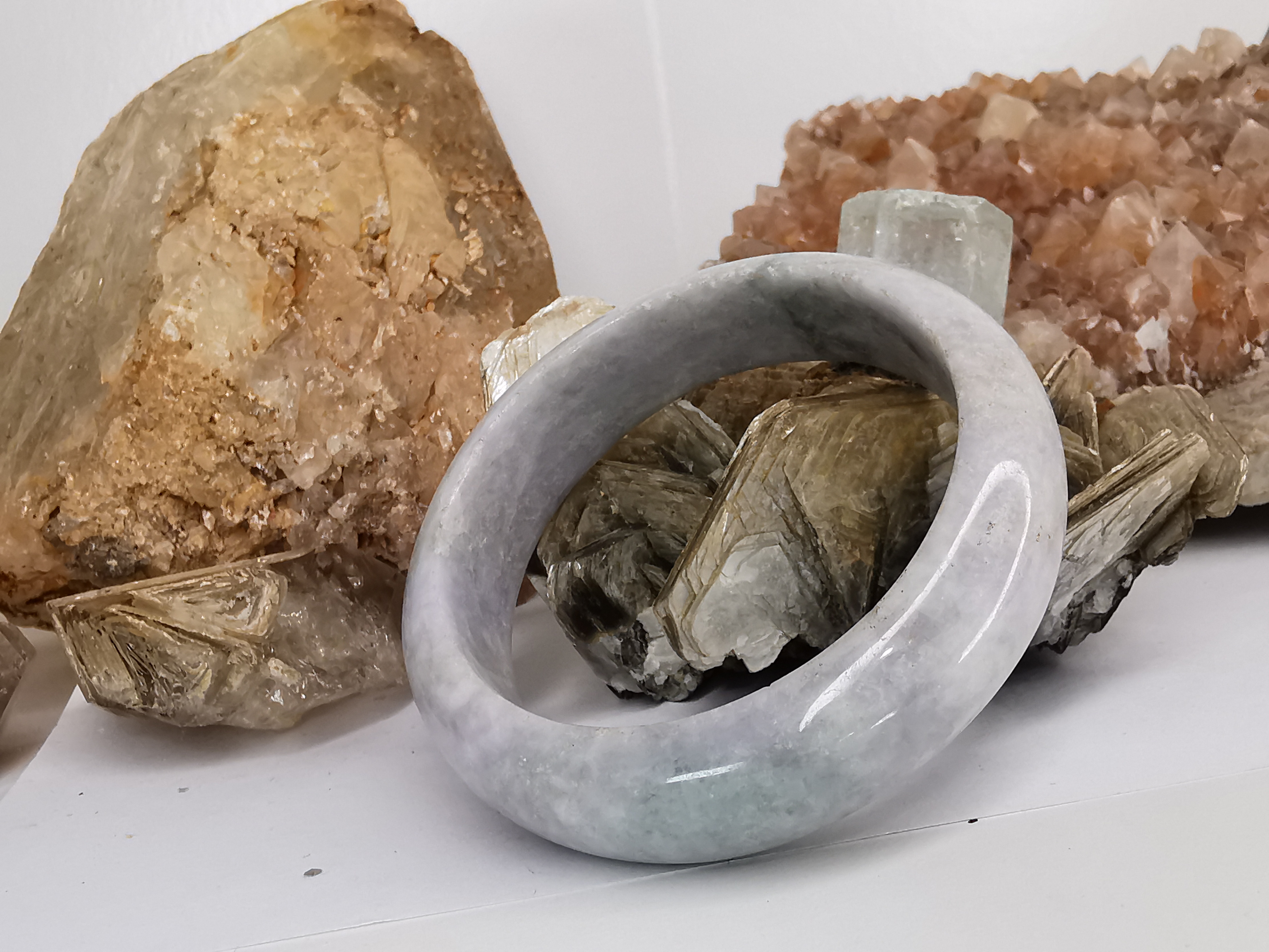 Blue White Green Jade Bangle กำไลหยกเจไดต์แท้ Diameter/ เส้นผ่านศูนย์กลางด้านใน 55 mm.