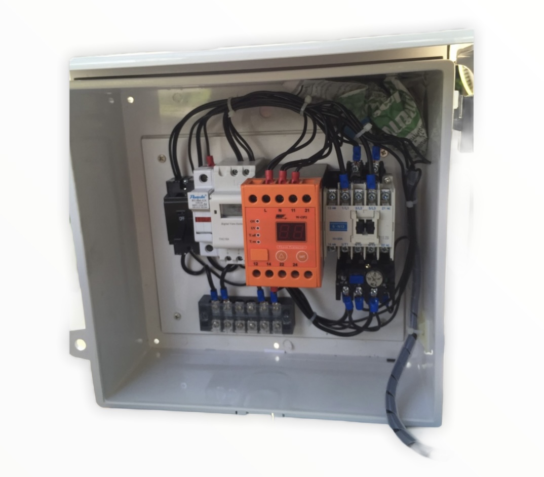 ตู้ควบคุมปั๊มน้ำ 5 HP 1เฟส 220 v ตั้งเวลาการทำงาน มีเฟส