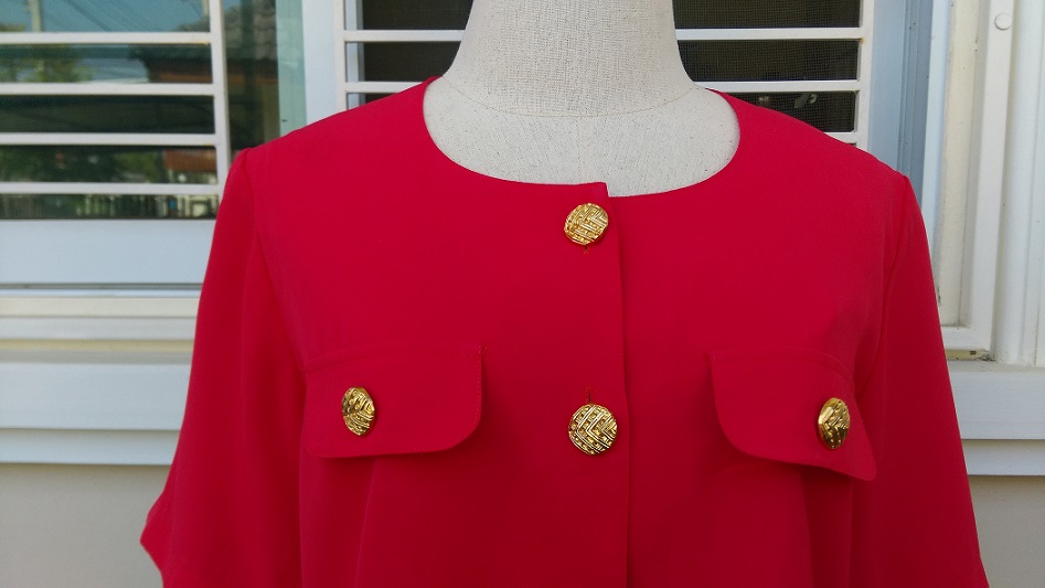 เสื้อสีชมพูบานเย็น