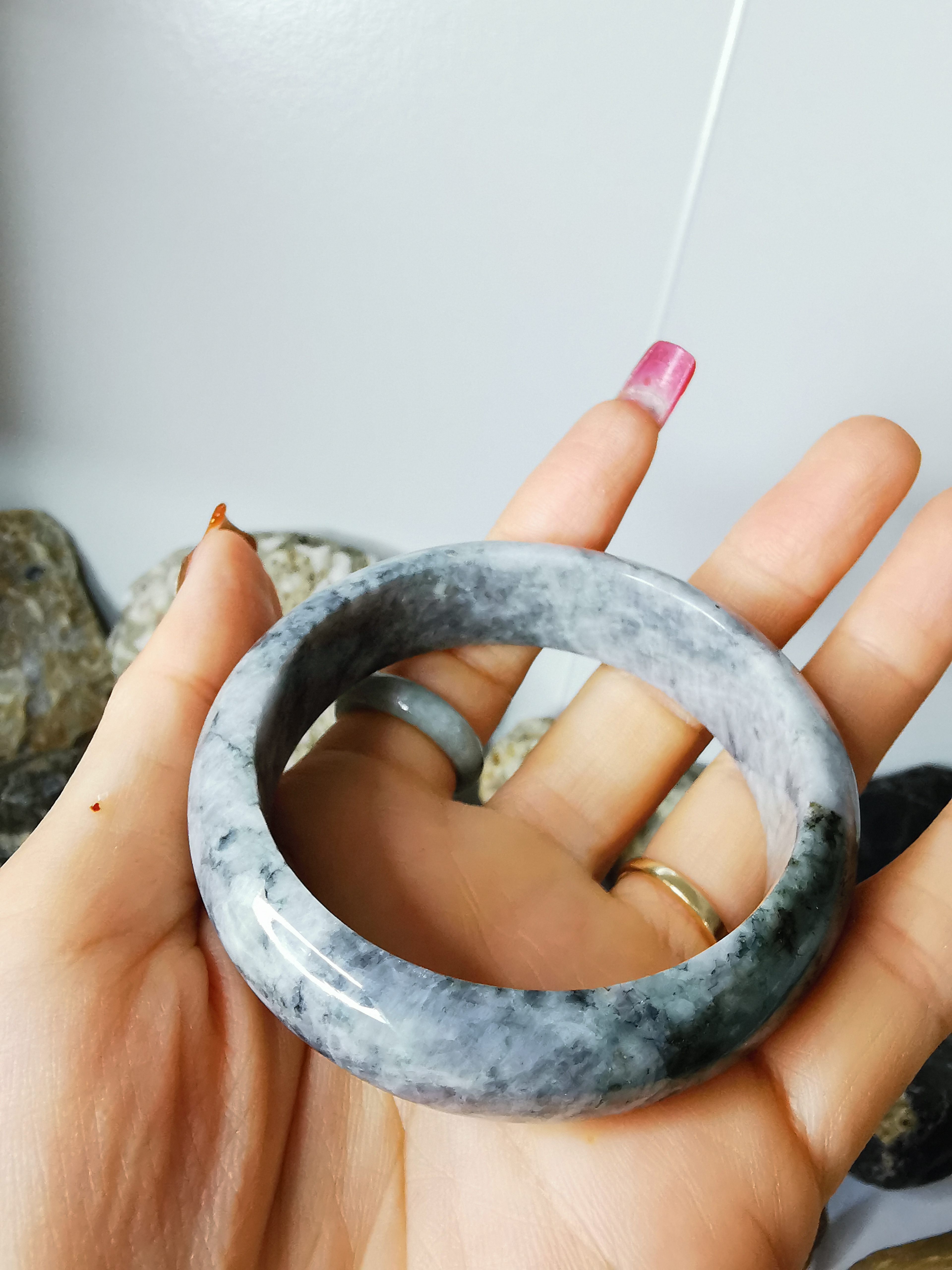 Grey Black White Green Jade Bangle กำไลหยกเจไดต์แท้ Diameter/ เส้นผ่านศูนย์กลางด้านใน 56 mm.