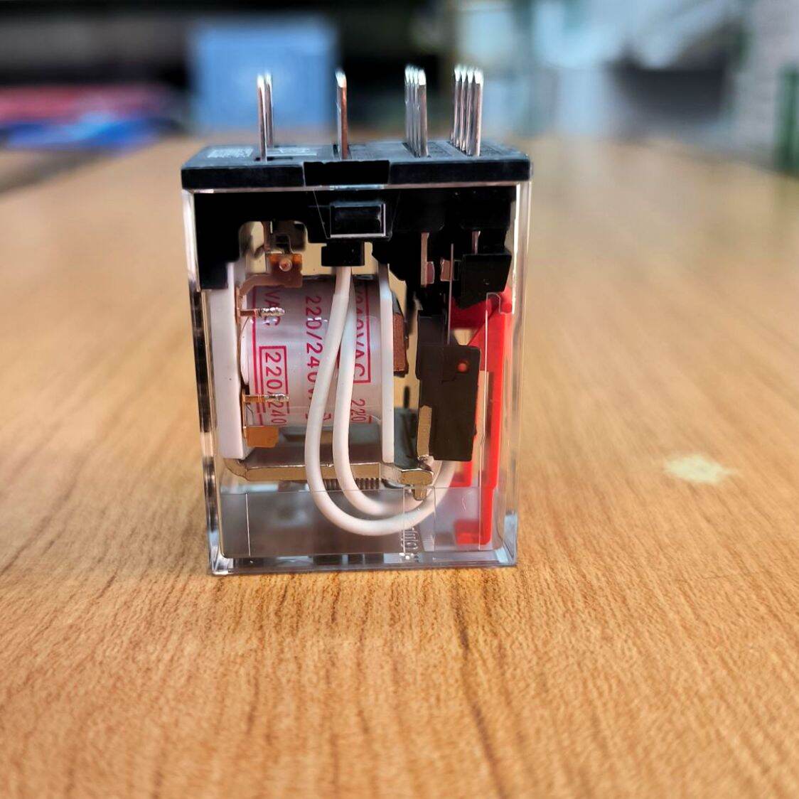 OMRON Relay LATCHING ออมรอน รีเลย์ MY4 รุ่น 14ขา ไฟ 220V 1ชิ้น