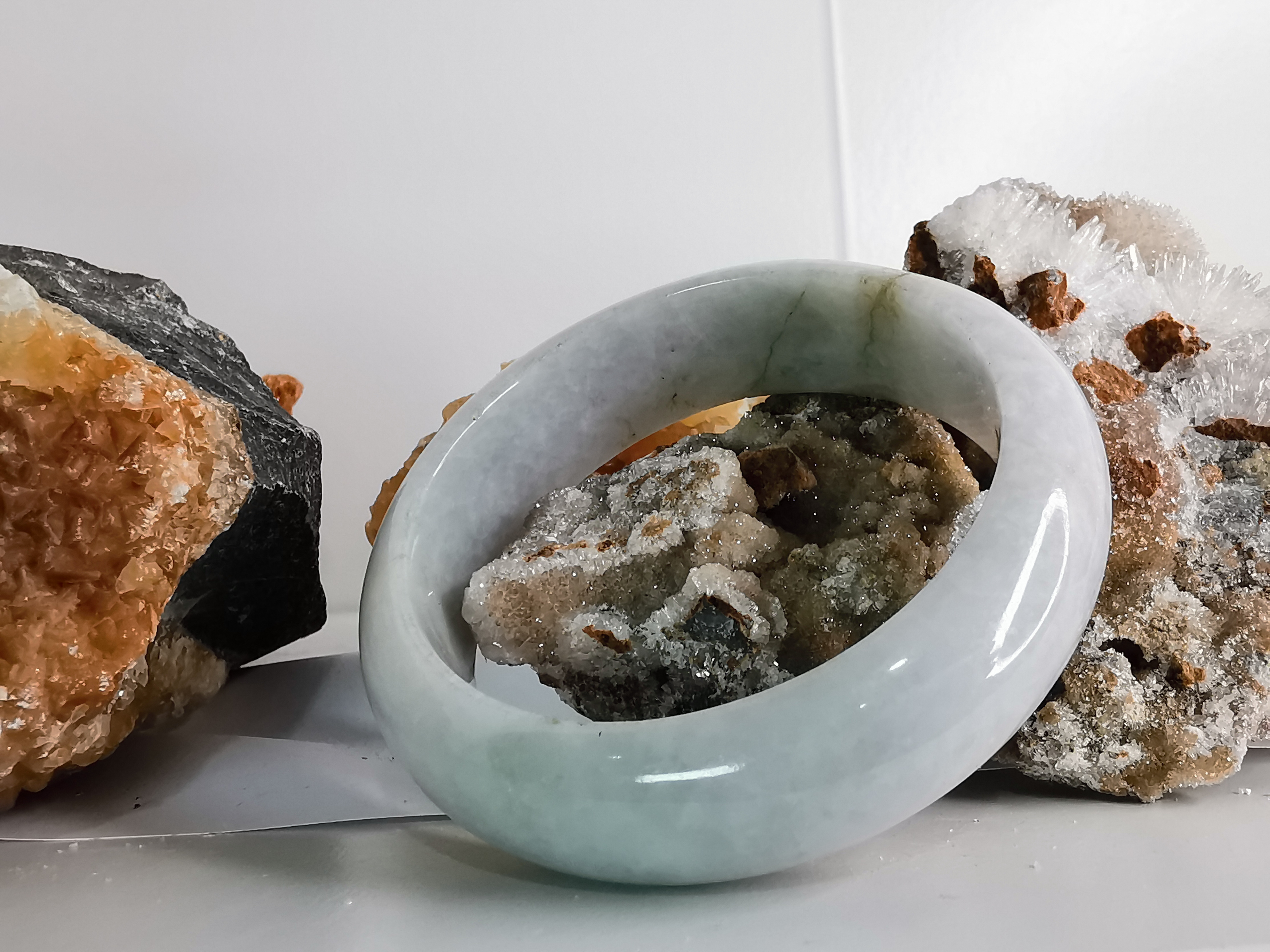 White Green Jade Bangle กำไลหยกเจไดต์แท้ Diameter/ เส้นผ่านศูนย์กลางด้านใน 55 mm.