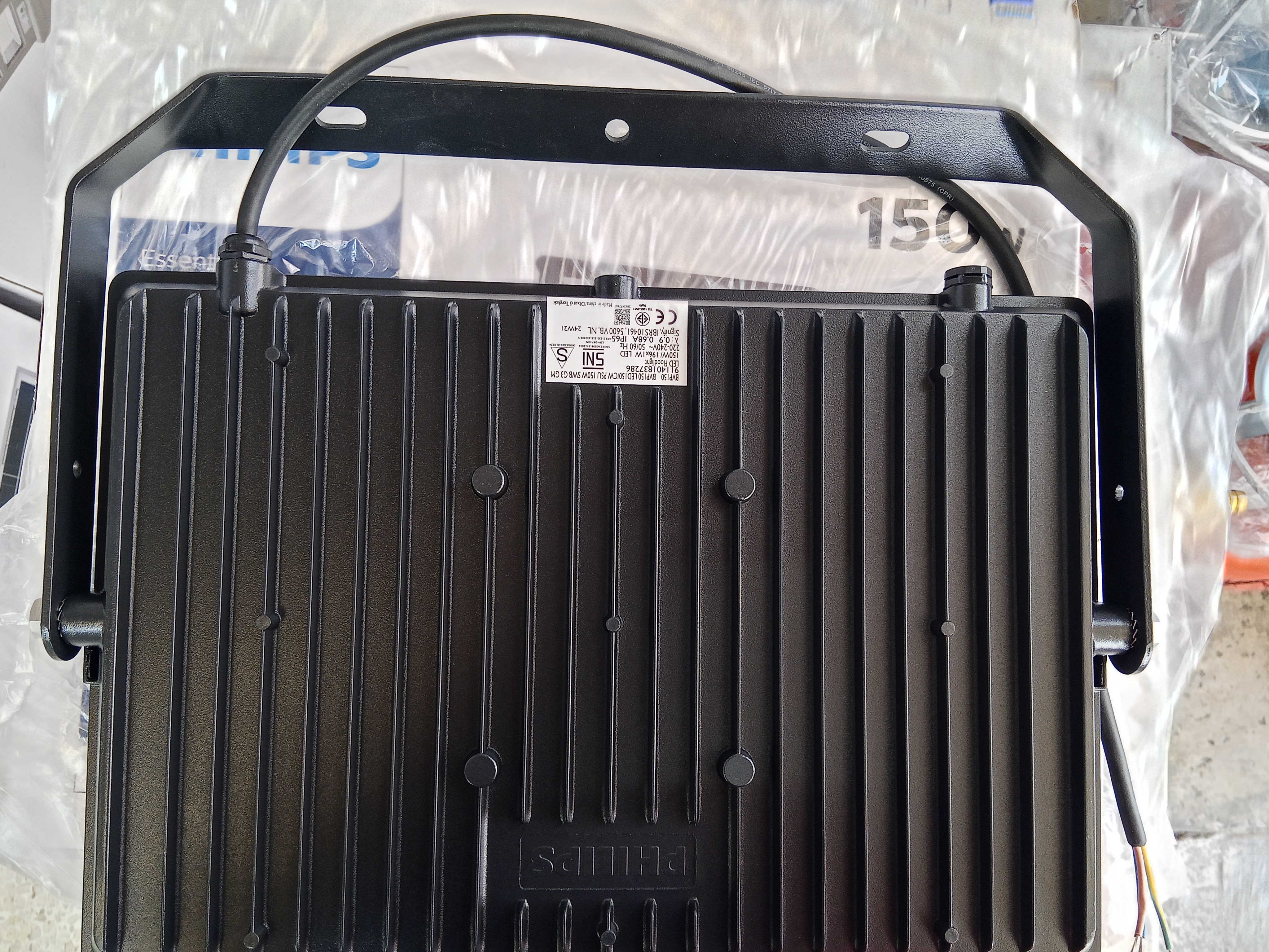 Philips สปอร์ตไลท์ BVP150 150W ฟิลลิป์ แอลอีดี ฟิลิปส์ Essential SmartBright LED Floodlight LED150/CW