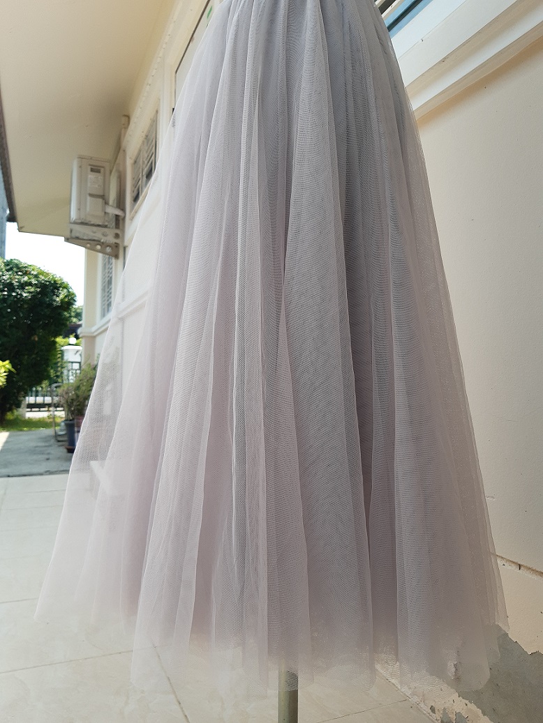 กระโปรงผ้ามุ้งตาข่ายสีเทา แบรนด์ GRL