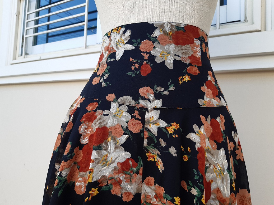 กระโปรงบานผ้าชีฟองลายดอกไม้สีส้ม งานวินเทจมือสอง