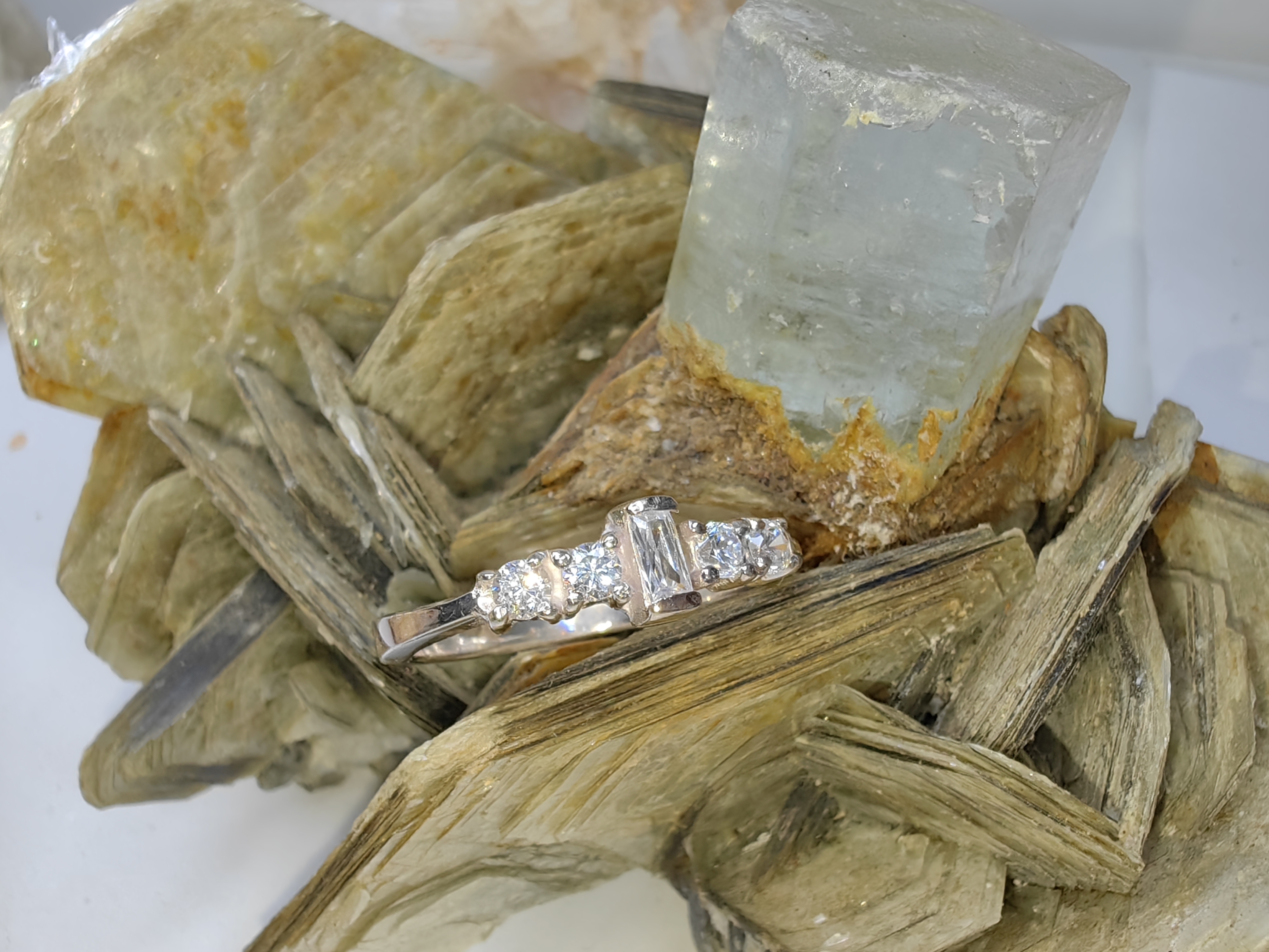 แหวนเพชร CZ เงินแท้ 92.5% Cubic Zirconia 925 Sterling Silver Ring Size 56