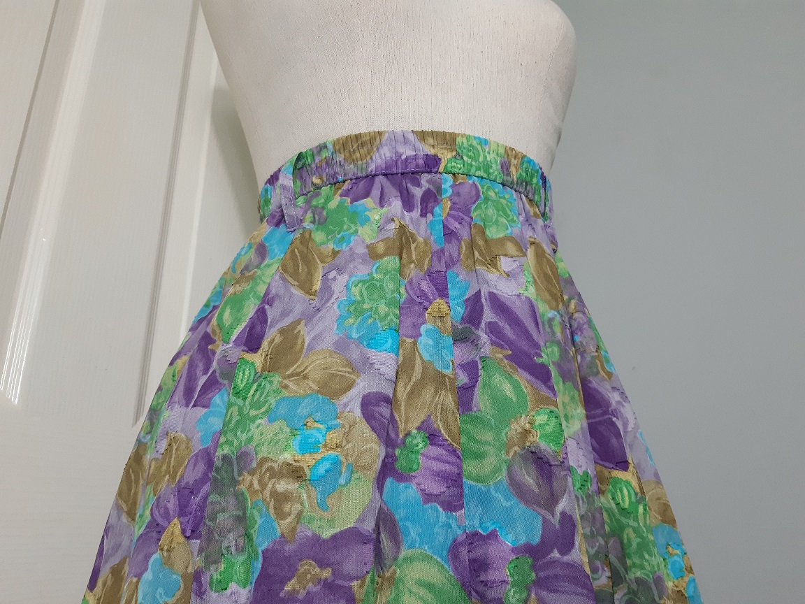 กระโปรงวินเทจลายดอกสีม่วง