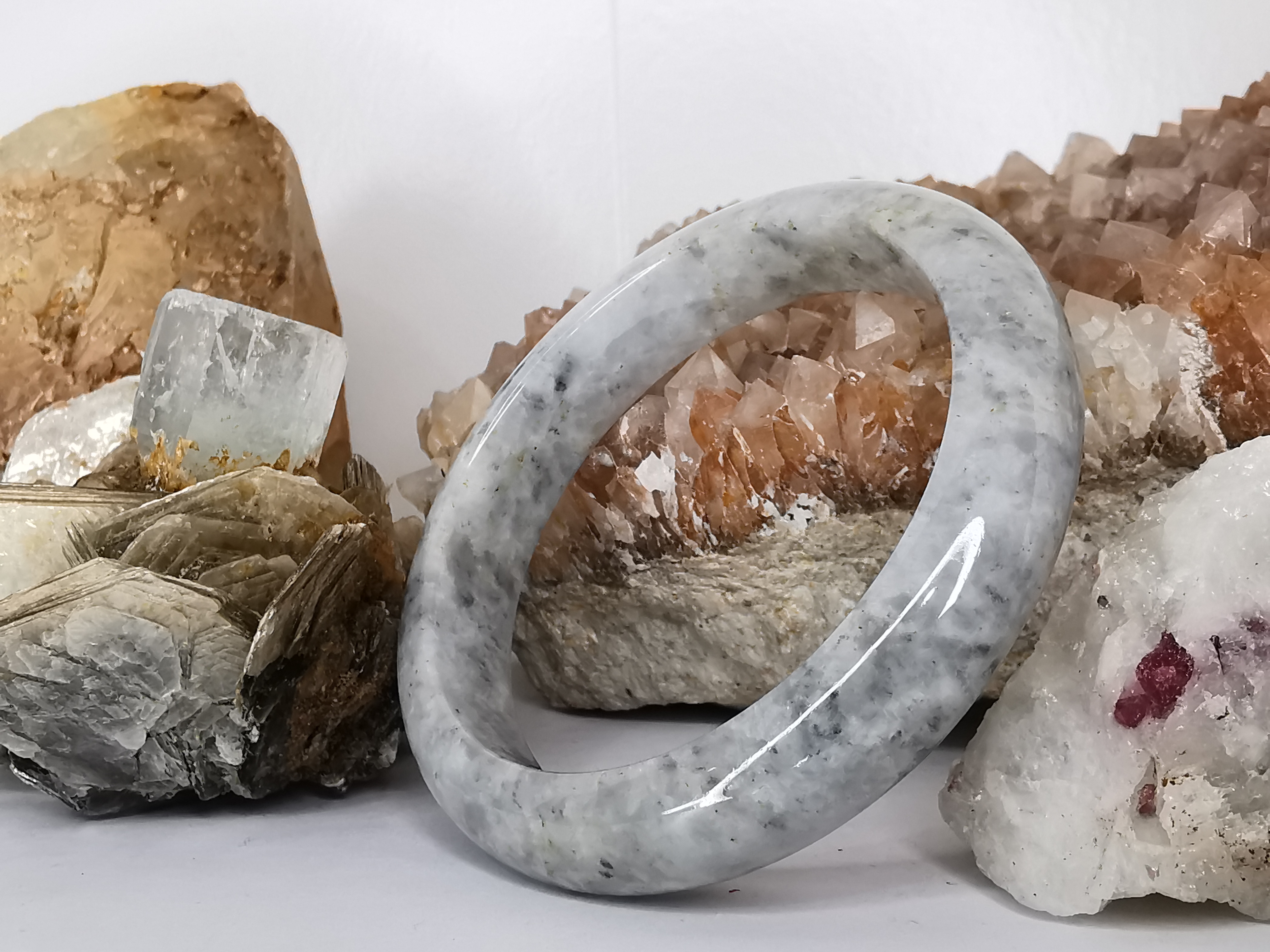 White Grey Green Bangle กำไลหยกเจไดต์แท้ Diameter/ เส้นผ่านศูนย์กลางด้านใน 59 mm.*