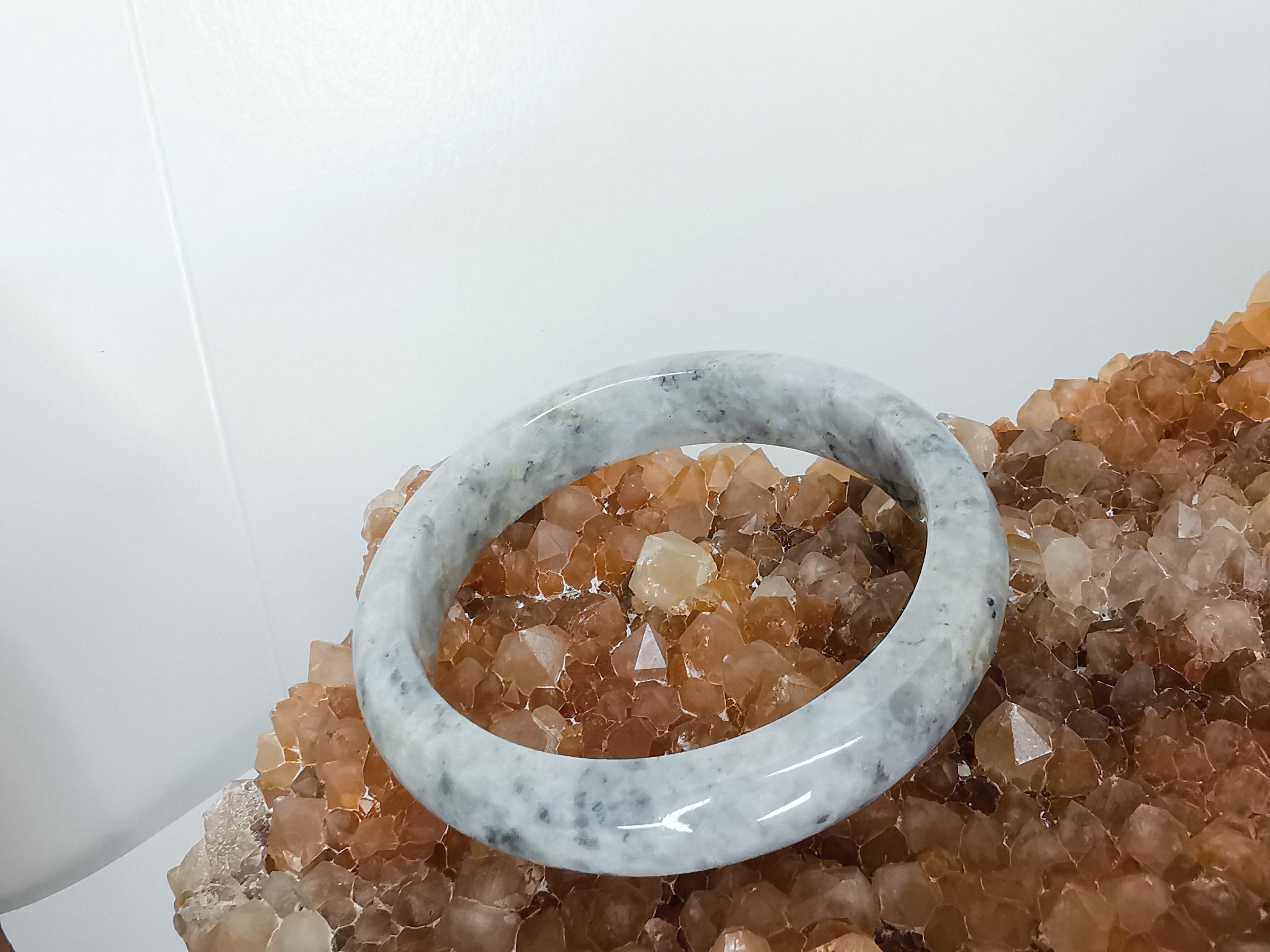 White Grey Green Bangle กำไลหยกเจไดต์แท้ Diameter/ เส้นผ่านศูนย์กลางด้านใน 59 mm.*