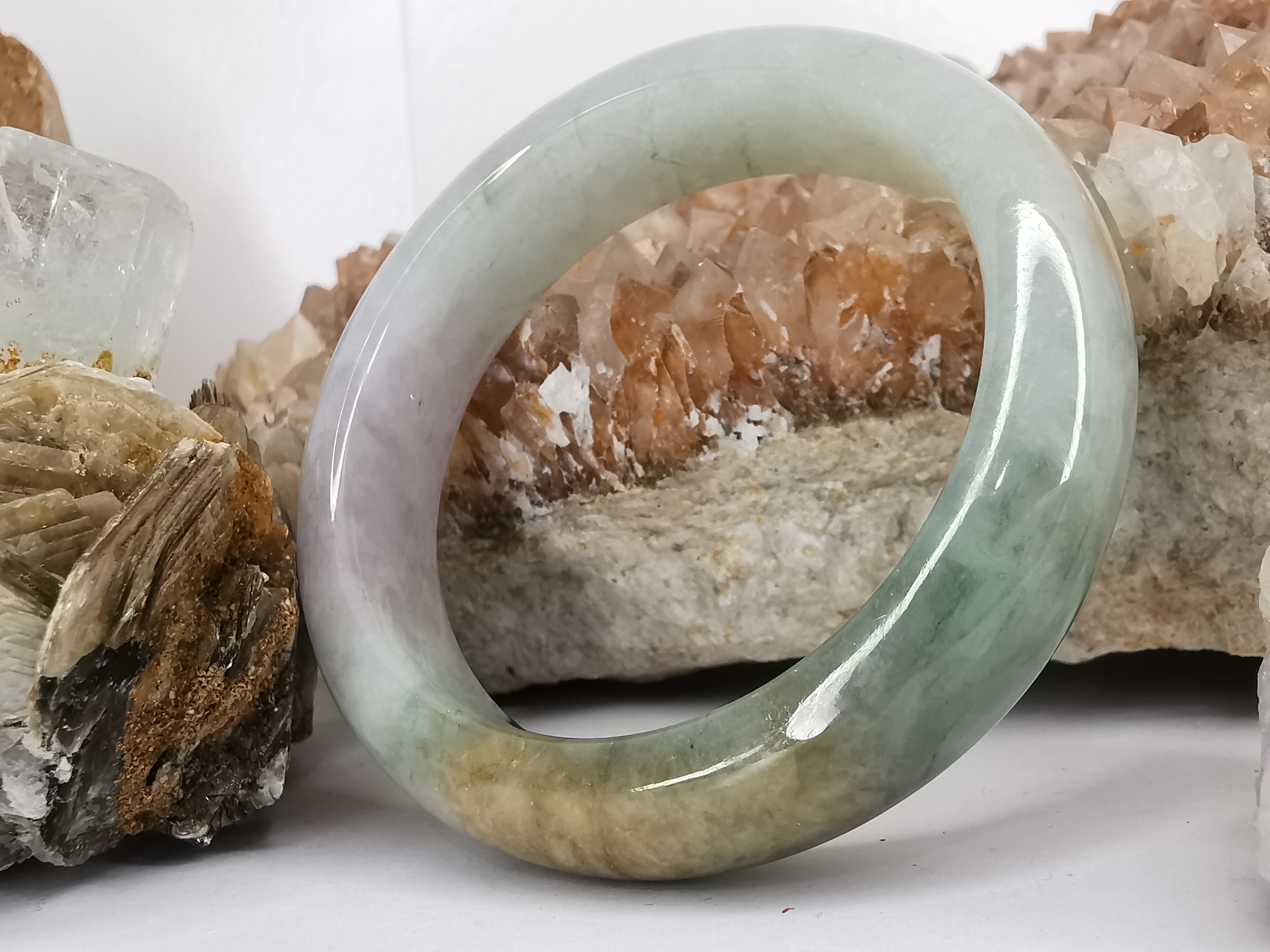 Violet Green Yellow White Bangle กำไลหยกเจไดต์แท้ Diameter/ เส้นผ่านศูนย์กลางด้านใน 51 mm.