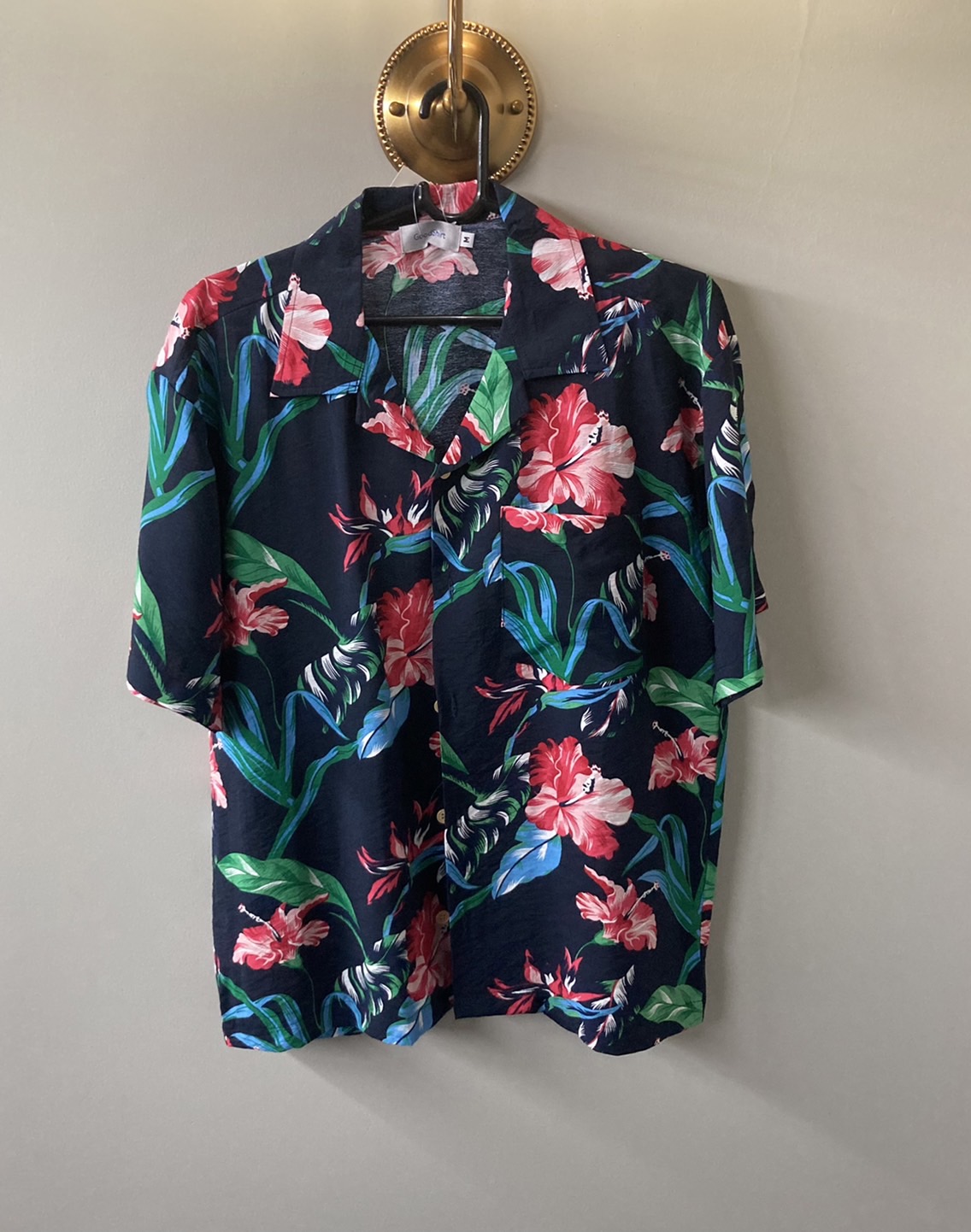 G 220294 เสื้อเชิ้ตฮาวายแขนสั้นน้ำเงินลายดอก Goodshirt ราคาเช่า 30 บาท ต่อ 1 วัน