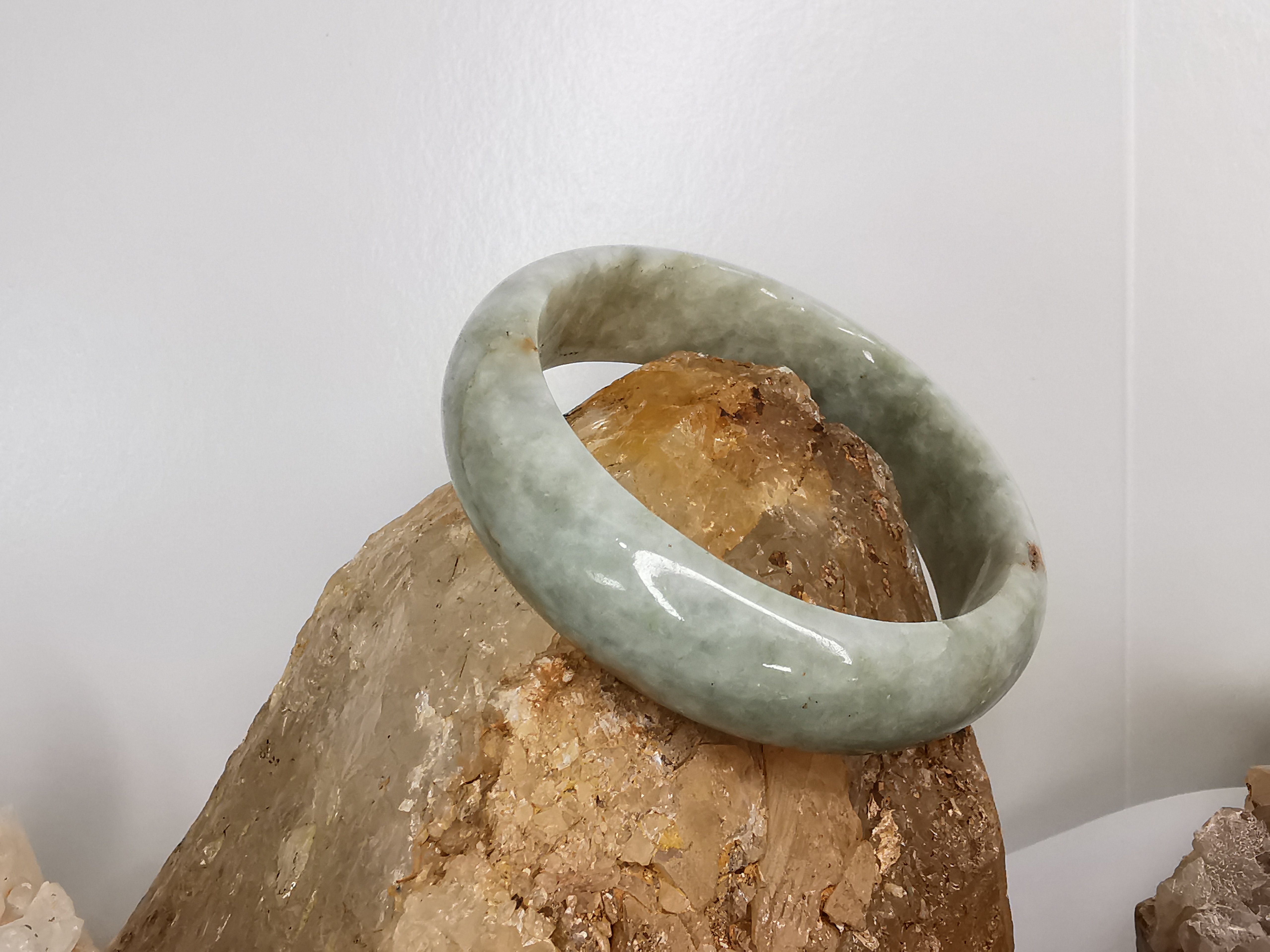 Green Yellow White Jade Bangle กำไลหยกเจไดต์แท้ Diameter/ เส้นผ่านศูนย์กลางด้านใน 59 mm.