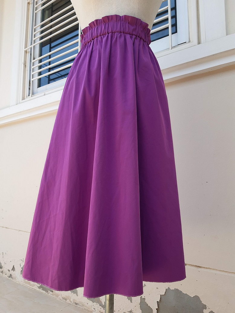 กระโปรงบานทรงเอ ใส่ได้ 2 ด้าน สีม่วง กับ สีกรมท่าลายทาง