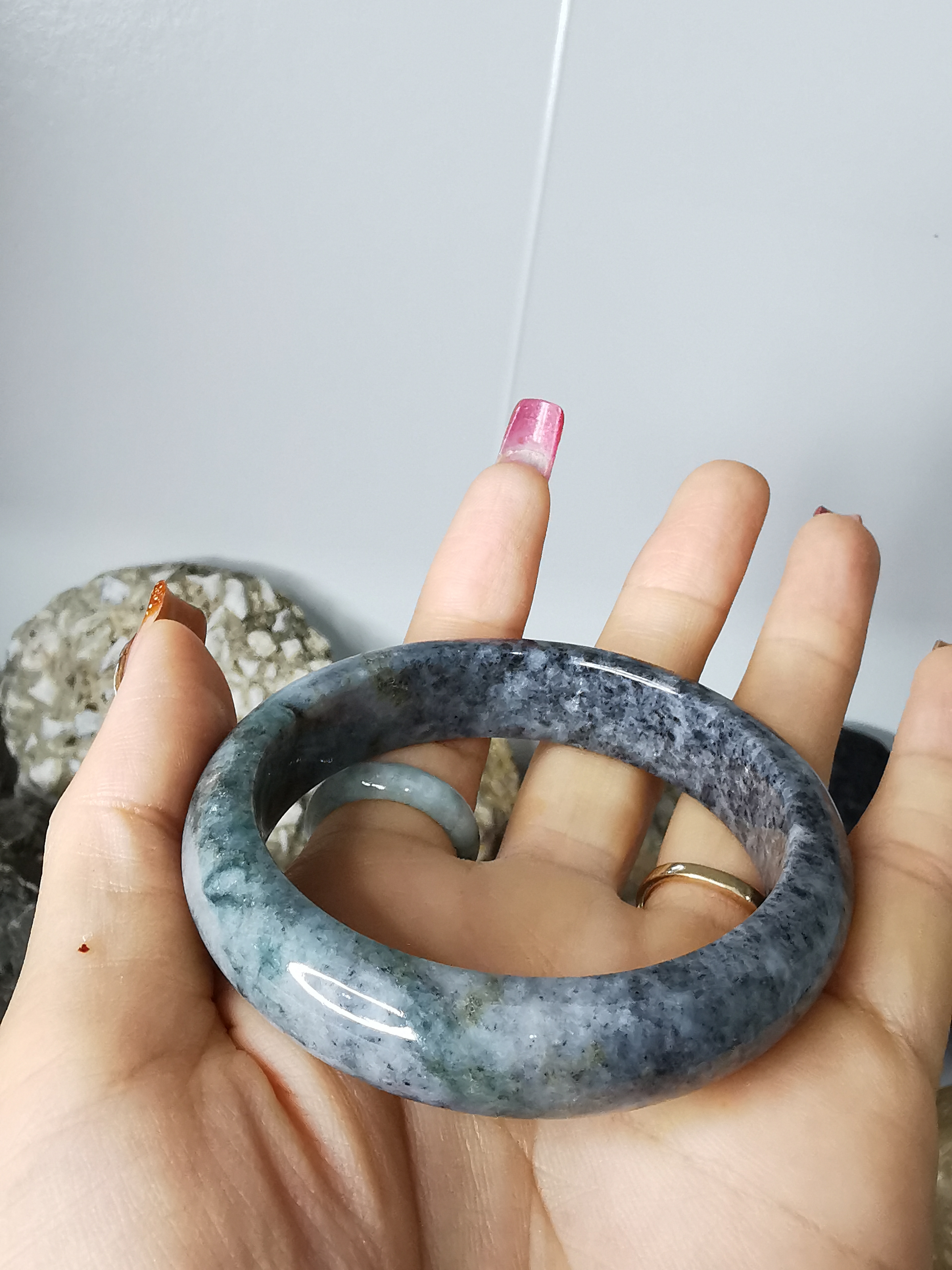 Grey Black White Green Jade Bangle กำไลหยกเจไดต์แท้ Diameter/ เส้นผ่านศูนย์กลางด้านใน 55 mm.