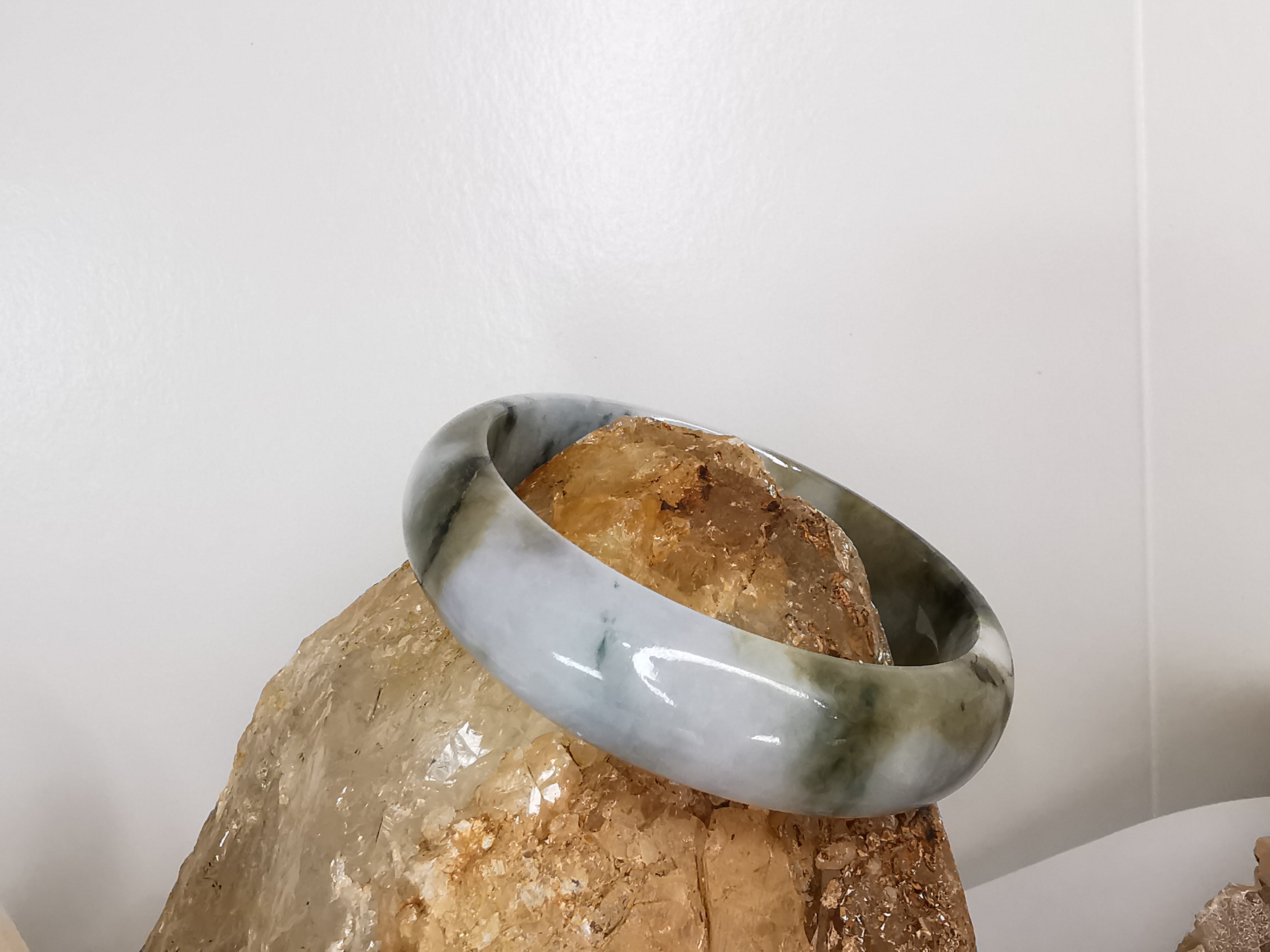 Blue Green Yellow White Jade Bangle กำไลหยกเจไดต์แท้ Diameter/ เส้นผ่านศูนย์กลางด้านใน 53 mm.