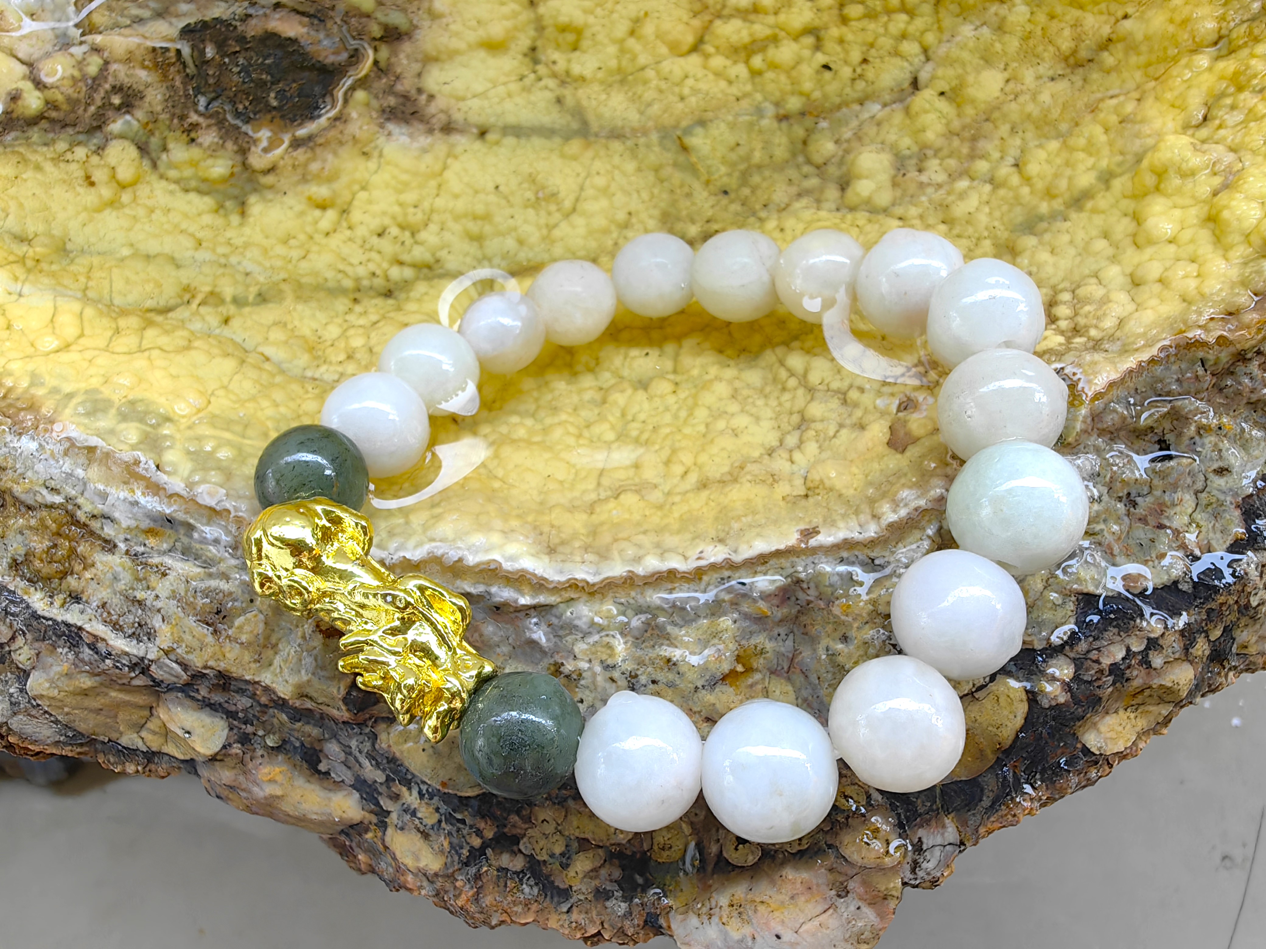 Burmese Jadeite Bracelets Dragon Gold plated Round 10 mm. สร้อยข้อมือหยกพม่าปี่เซียะชุบทอง กลม 10 มม. Free Size