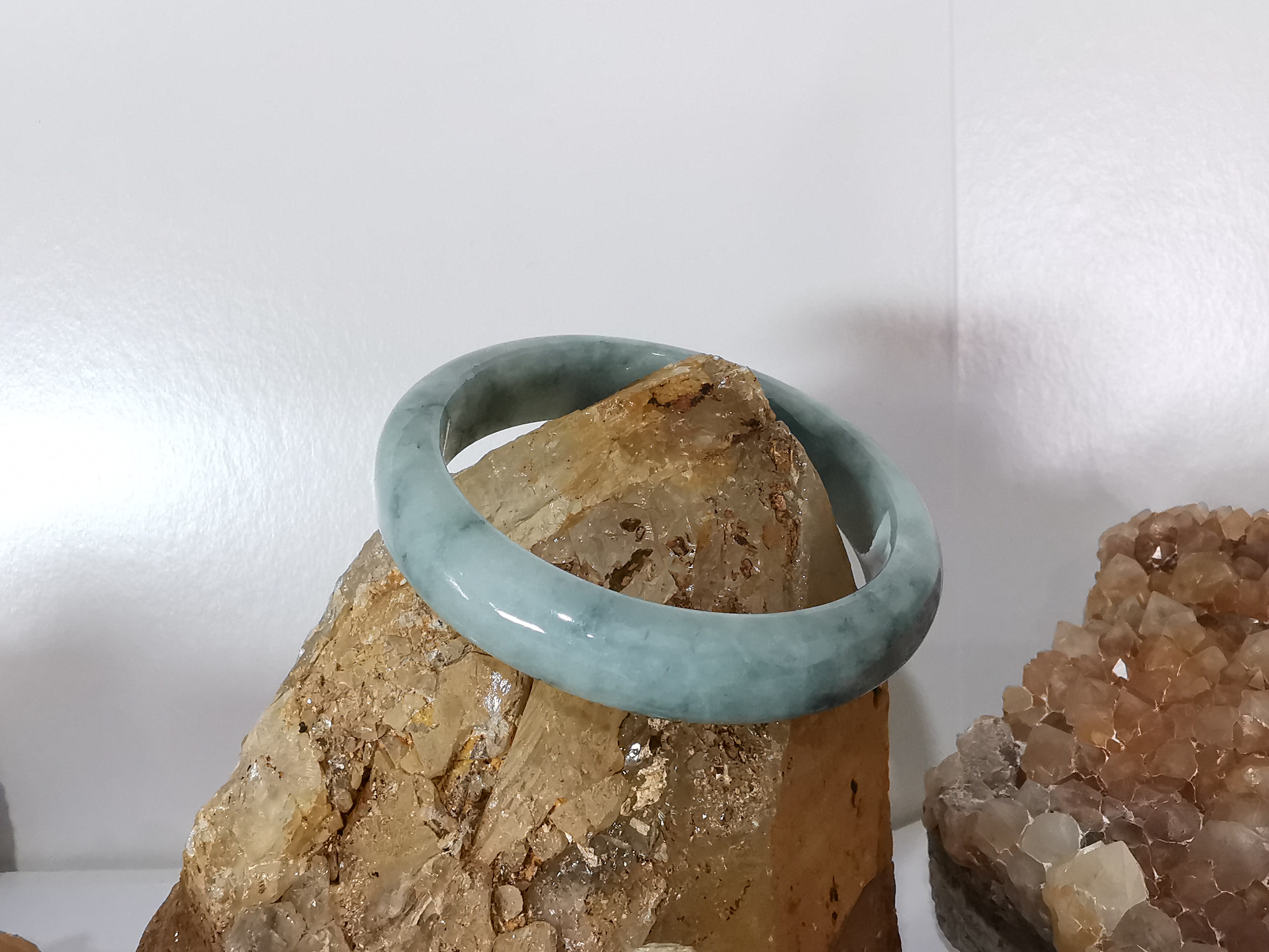 Green Bangle กำไลหยกเจไดต์แท้ Diameter/ เส้นผ่านศูนย์กลางด้านใน 59 mm.*