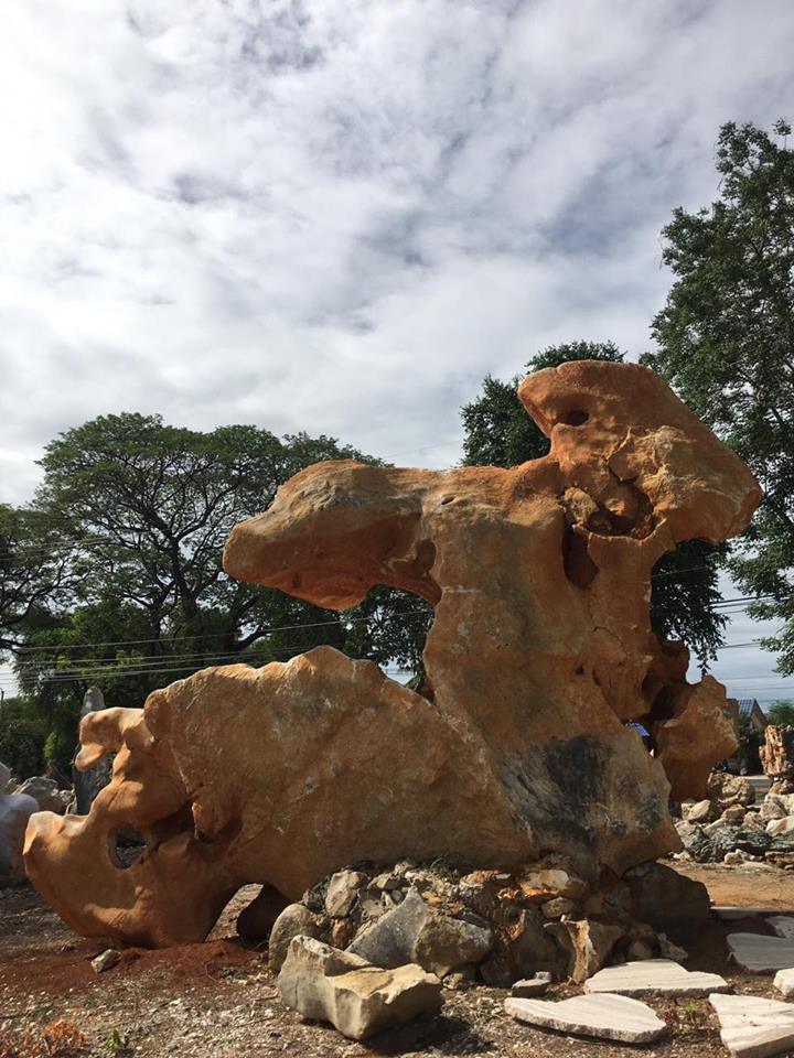 หินประดับสวน