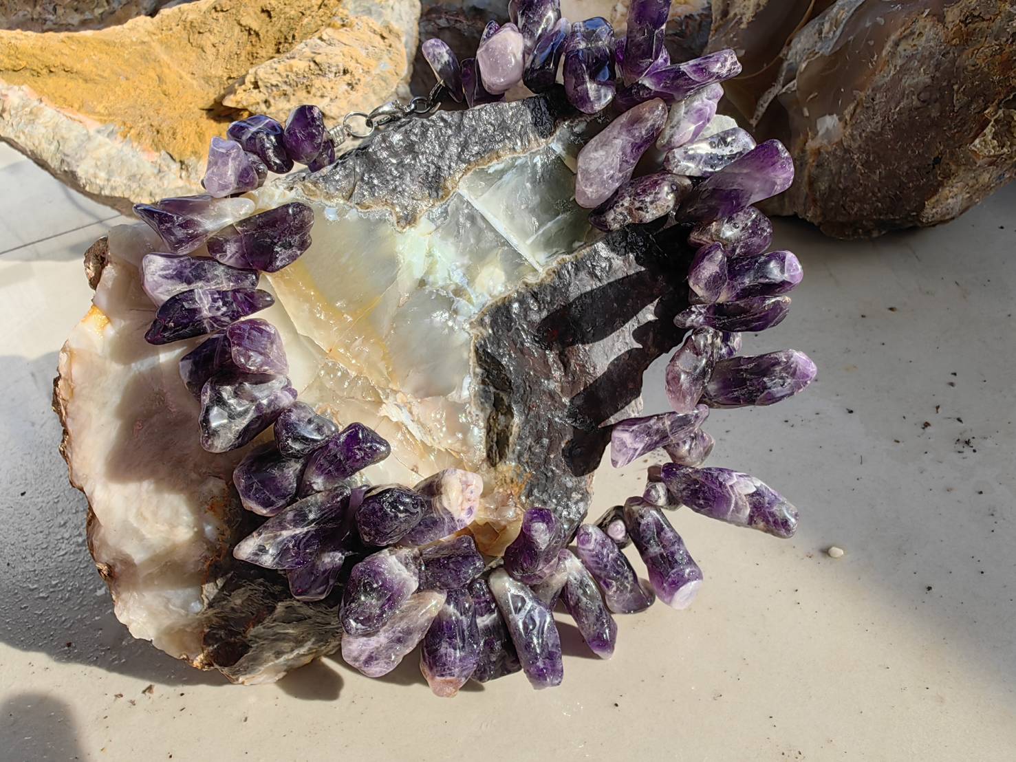 Amethyst Necklace สร้อยคออเมทิตส์ L 35 cm. 964.00 ct.