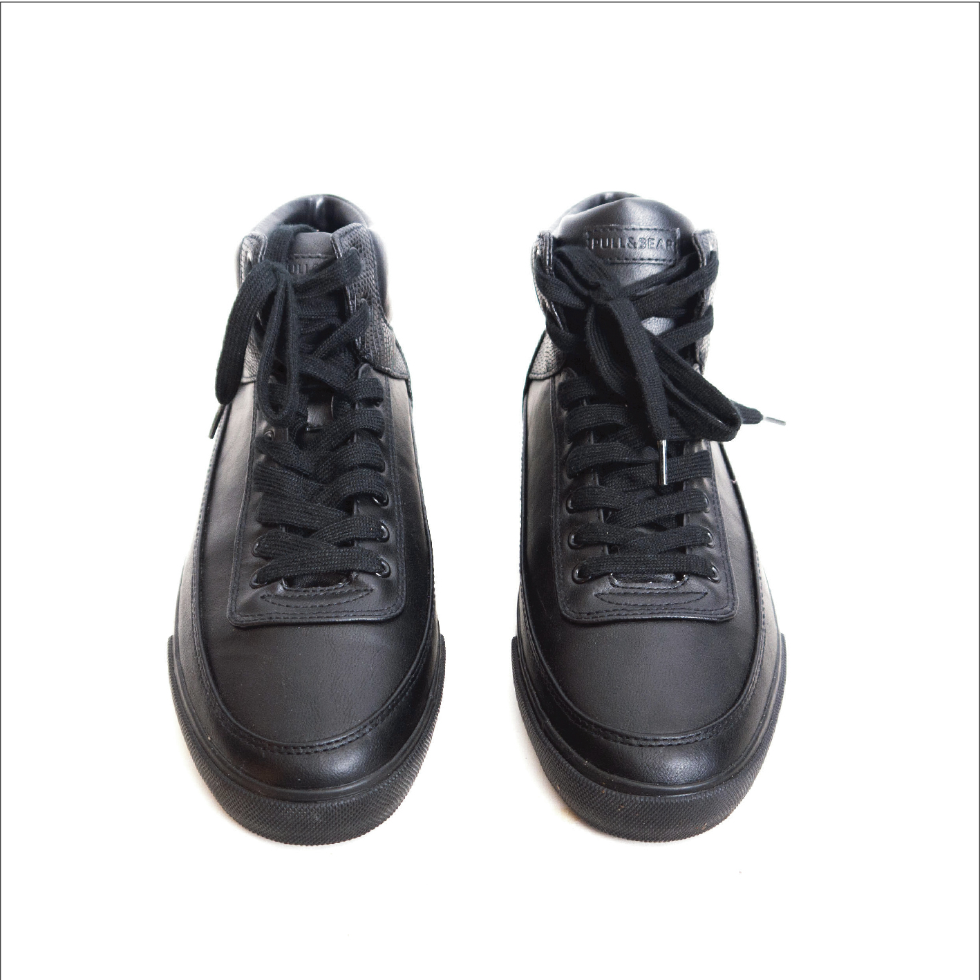 G 150030 รองเท้าบู๊ทหนัง (หุ้มข้อสูง) PULL&BEAR ราคาเช่า 70 บาท ต่อ 1 วัน (สินค้าหมด)