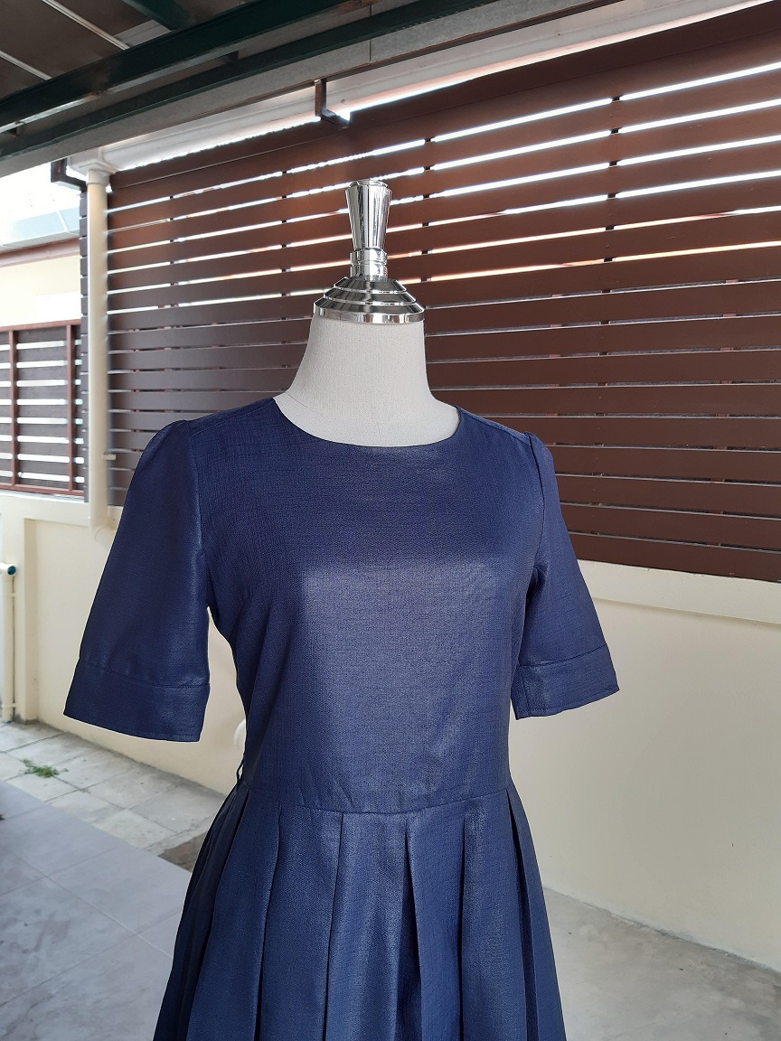 เดรสวินเทจจีบพลีทสีกรมท่า