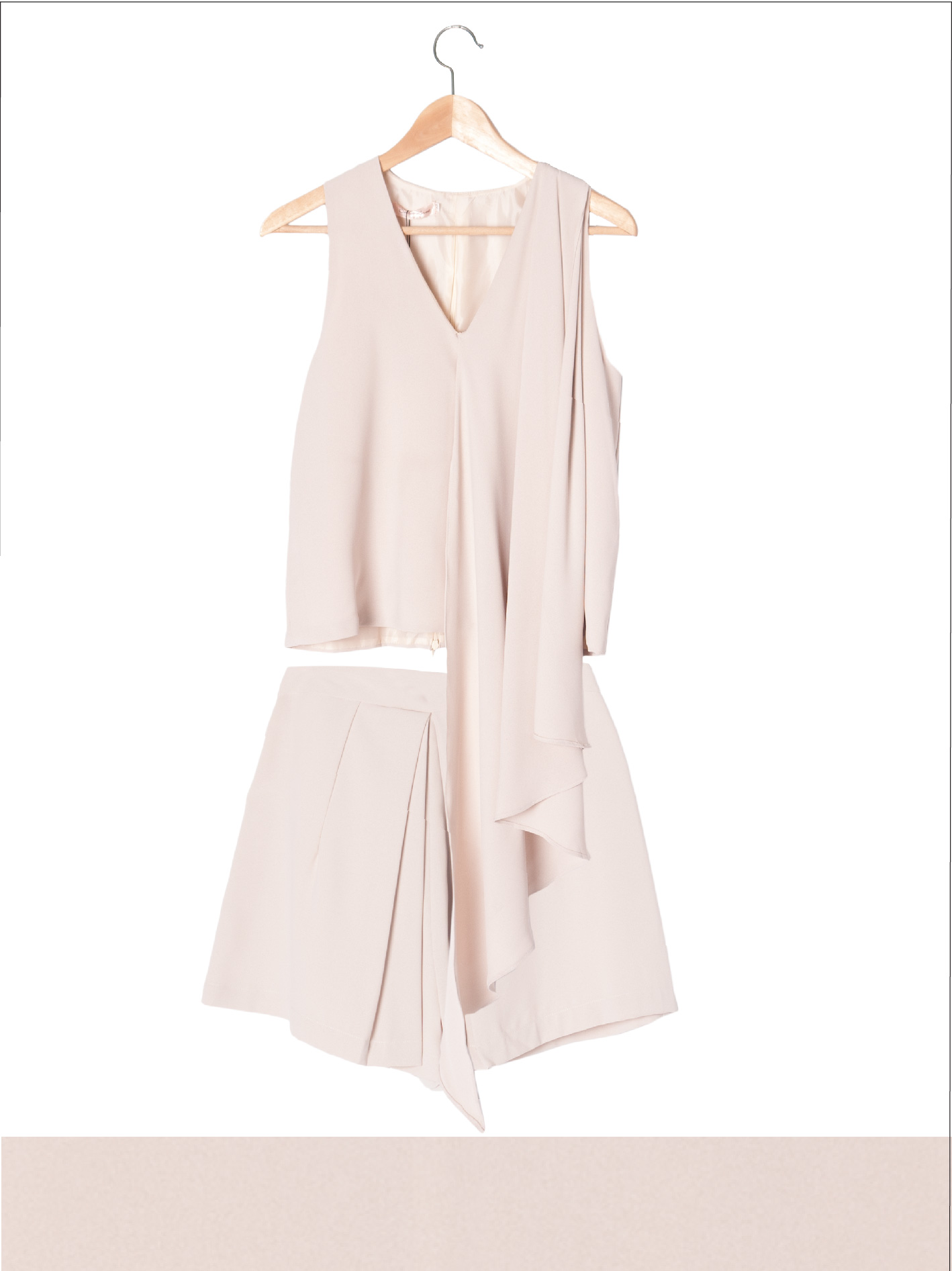 G 150046, 47 เสื้อแฟชั่น (ชุดเซ็ต เสื้อแขนกุด+ กางเกงกระโปรง) Secret Korea ราคาเช่า 90 บาท ต่อ 1 วัน