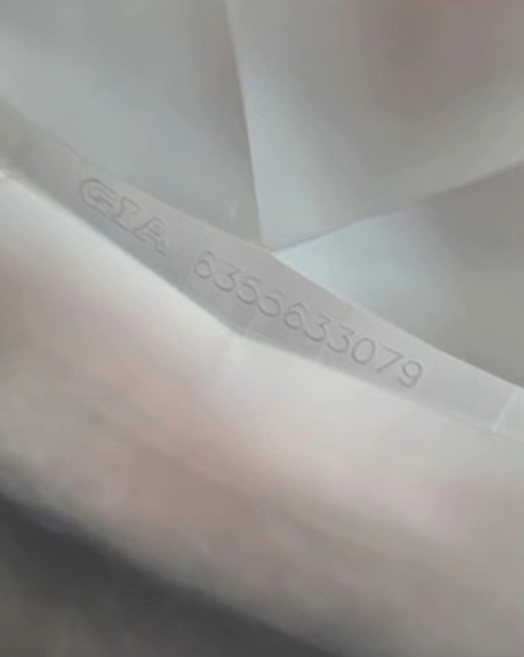 🚫ปิดการขาย(SoIdOut)🚫แหวนทองคำขาว 18K เพชรเกสร 33 ตัง 1 เม็ด น้ำ 100(D) VS1 3 EXCELLENT GIA: 6355633079 ใบสำเนา ล้อมเพชรเกสร 1 ตัง 26 เม็ด น้ำ 98-100 ความสะอาด vvs ไซส์ 52 น้ำหนัก 2.84 กรัม ราคา 24,500.-(Net)