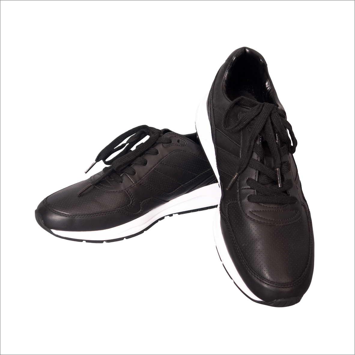 G 180083 รองเท้า (ผ้าใบหนัง) PULL&BEAR ราคาเช่า 120 บาท ต่อ 1 วัน