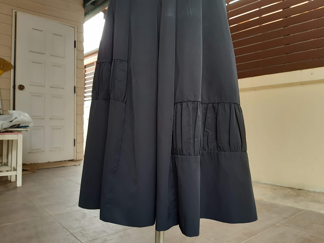 กระโปรงยาวคลุมเข่าสีดำ งานแบบเก๋ไก๋สไตล์ญี่ปุ่น