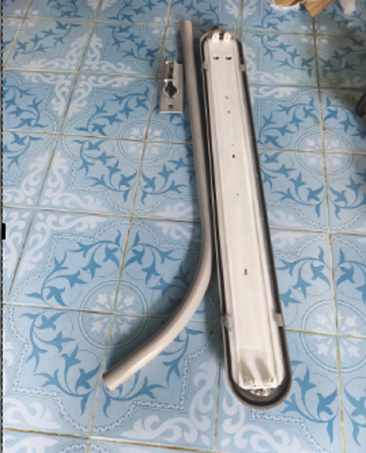 โคมไฟถนนนีออน โคมถนน โคมถนนพร้อมหลอดLED หลอดคู่ 2x40W + ขาแป๊ปเหล็ก โคมถนนLED ส่งฟรี ต้องการใบกำกับภาษีแจ้งได้ครับ