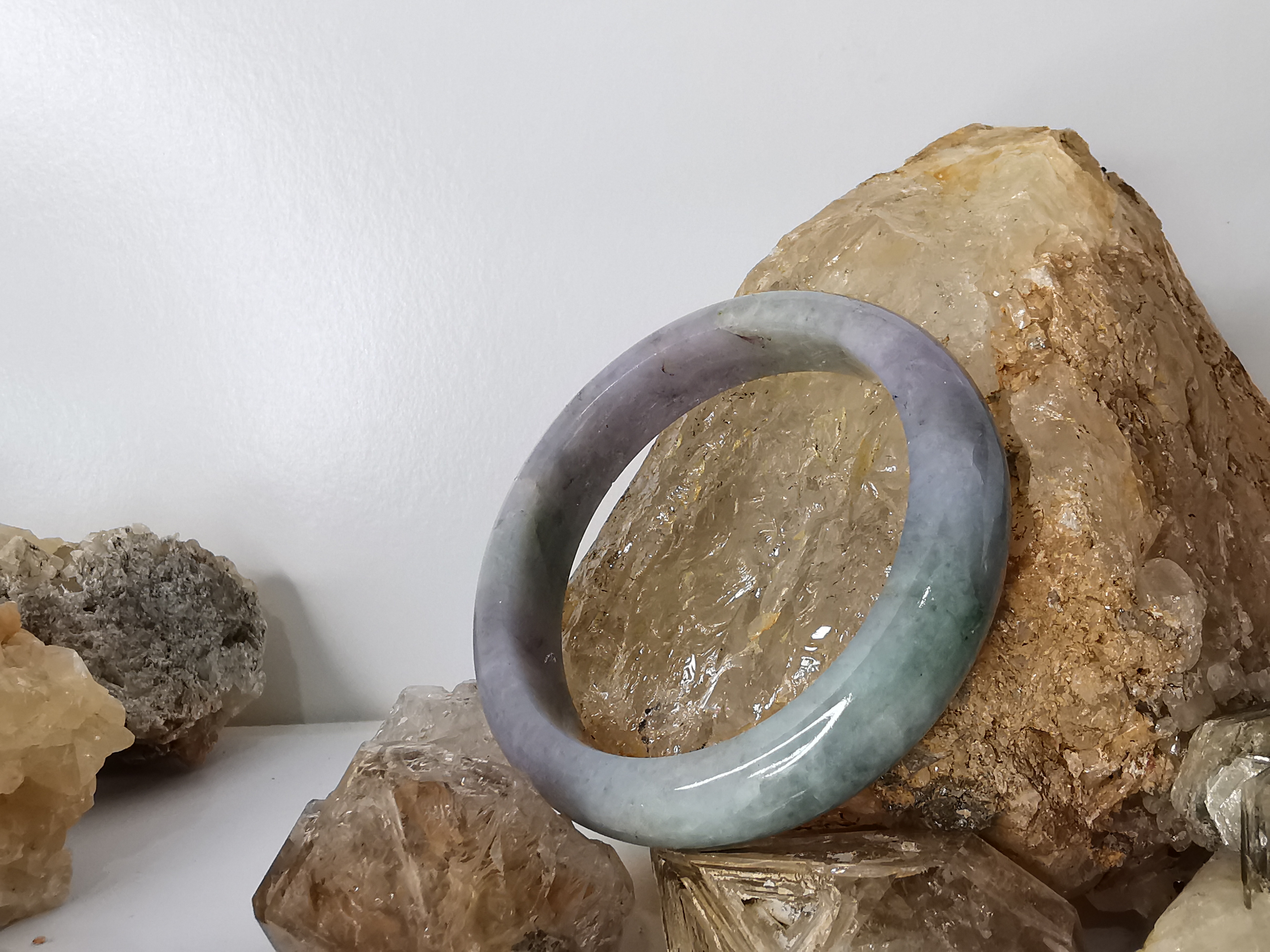 Violet Green Jadeite Bangle กำไลหยกเจไดต์แท้ Diameter/ เส้นผ่านศูนย์กลางด้านใน 55 mm.