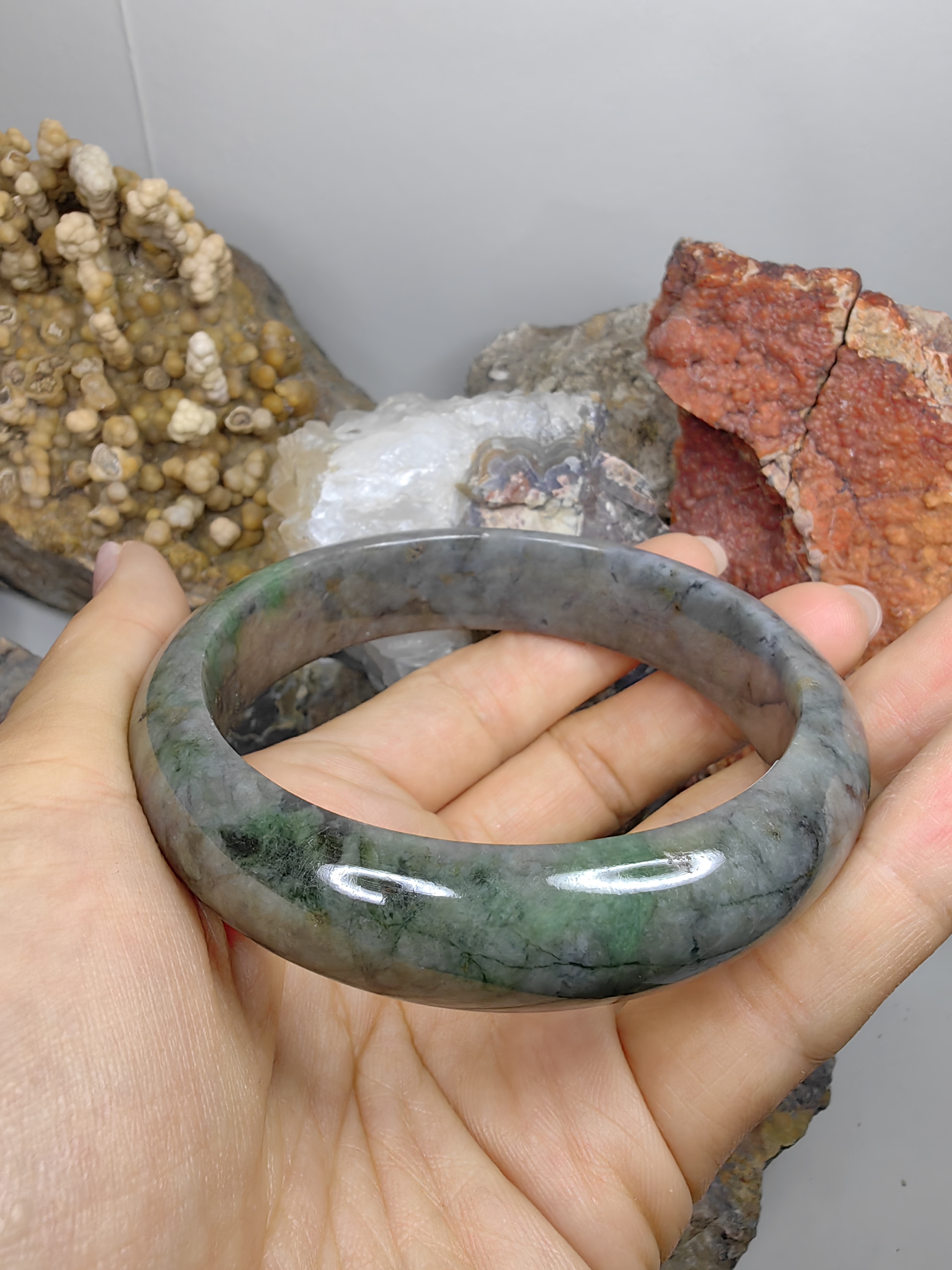 Burmese Jadeite Bangle Size 63 กำไลหยกเจไดต์พม่า Diameter/ เส้นผ่านศูนย์กลางด้านใน 63 mm.