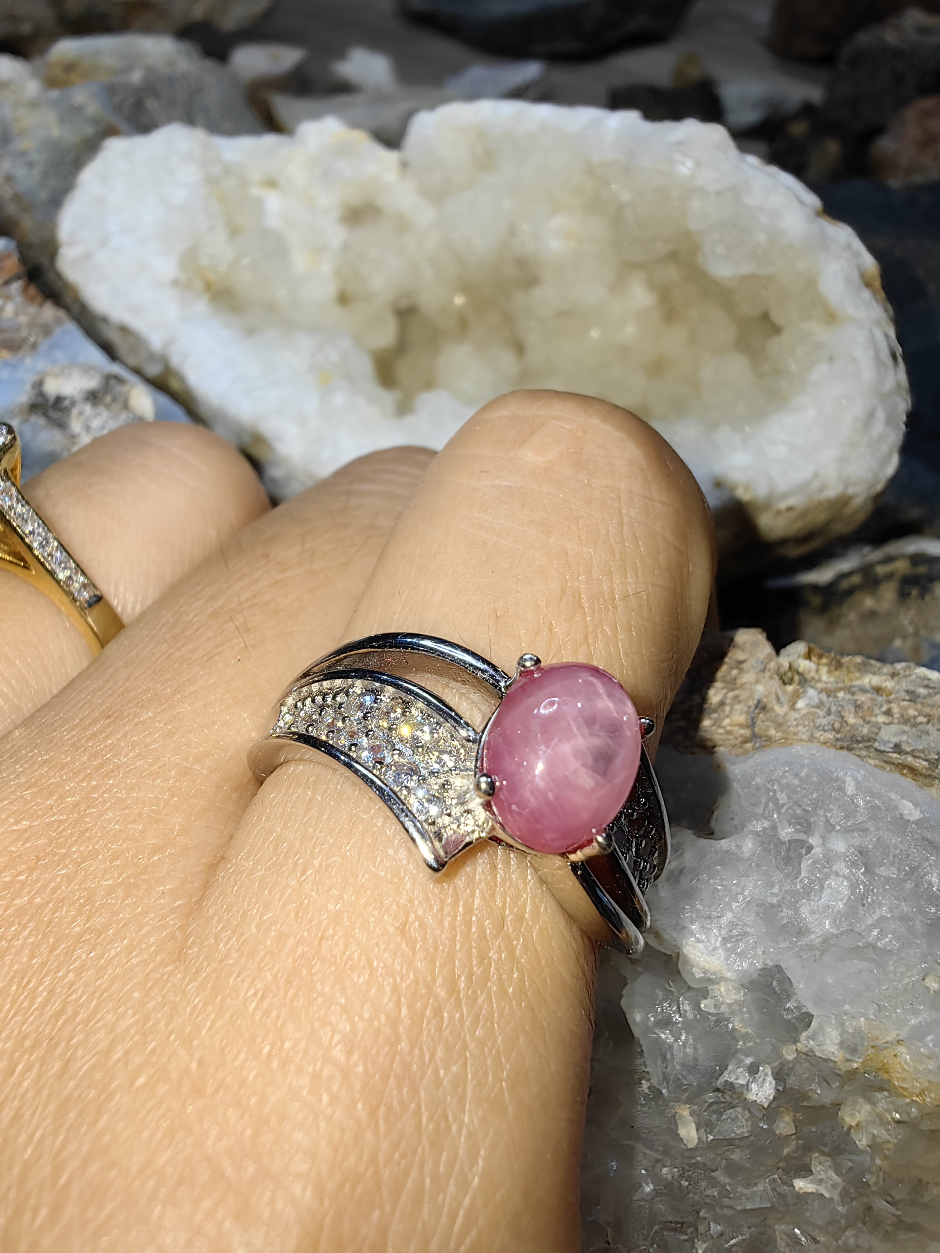 แหวนทับทิมสตาร์ล้อมเพชรสวิส Star Ruby Swiss Diamond Ring