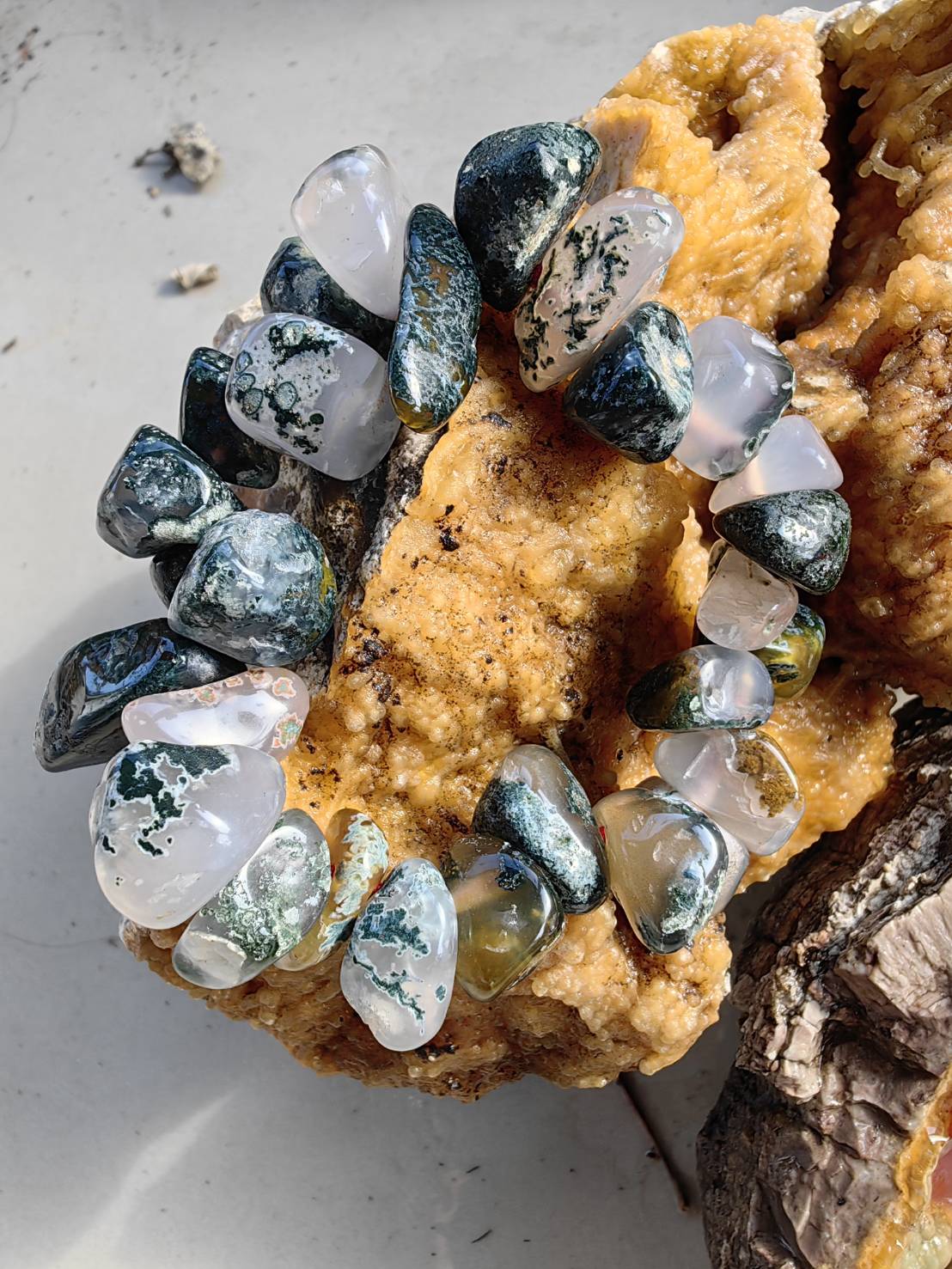 Green White Agate Bracelets สร้อนข้อมืออาเกต สีเขียว ขาว Size 15 cm. 320.50 ct