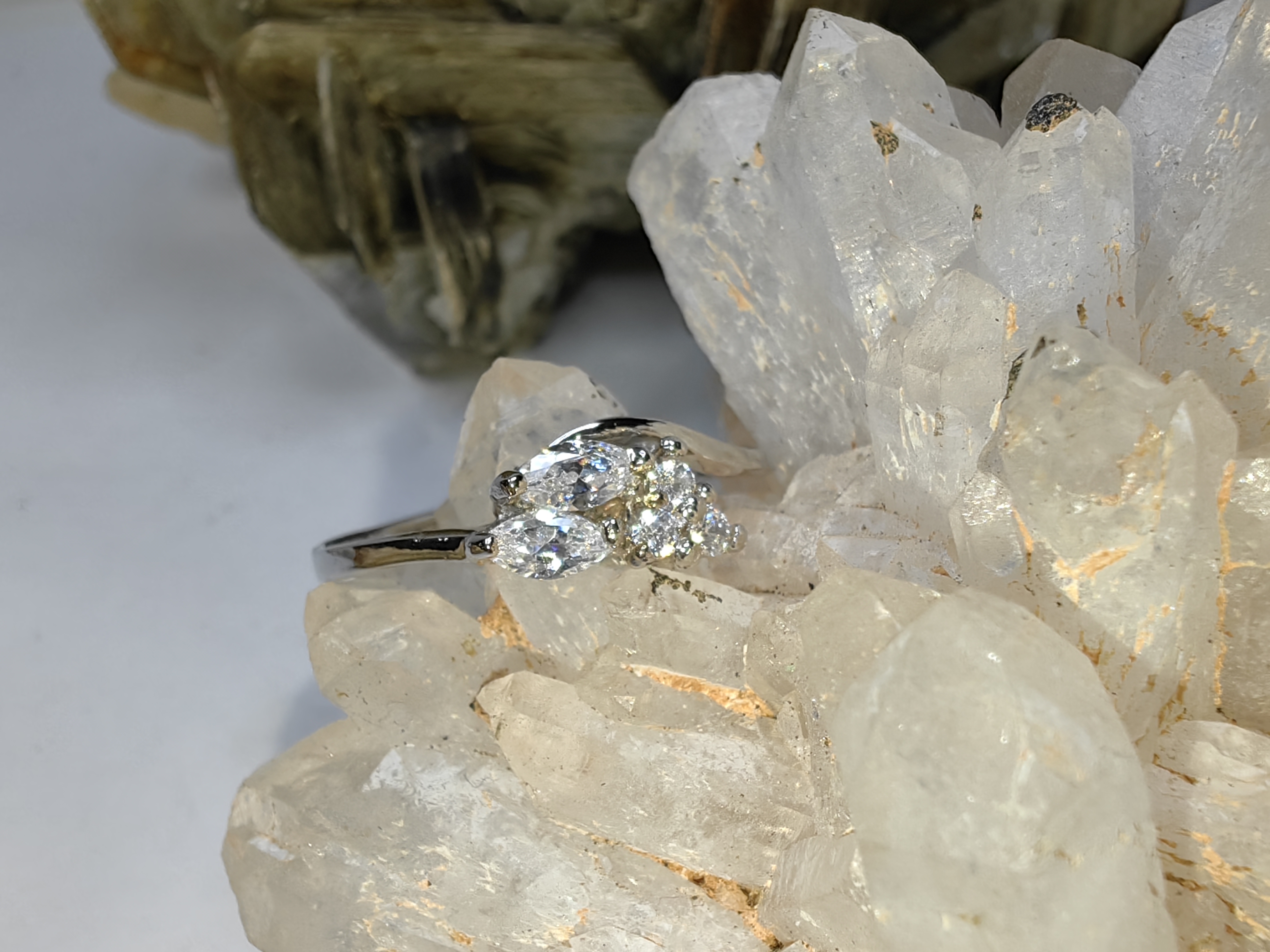 แหวนเพชร CZ เงินแท้ 92.5% Cubic Zirconia 925 Sterling Silver Ring Size 59