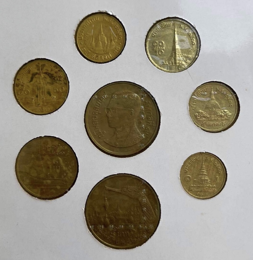 แผงเหรียญกษาปณ์หมุนเวียน ปี พ.ศ. 2530