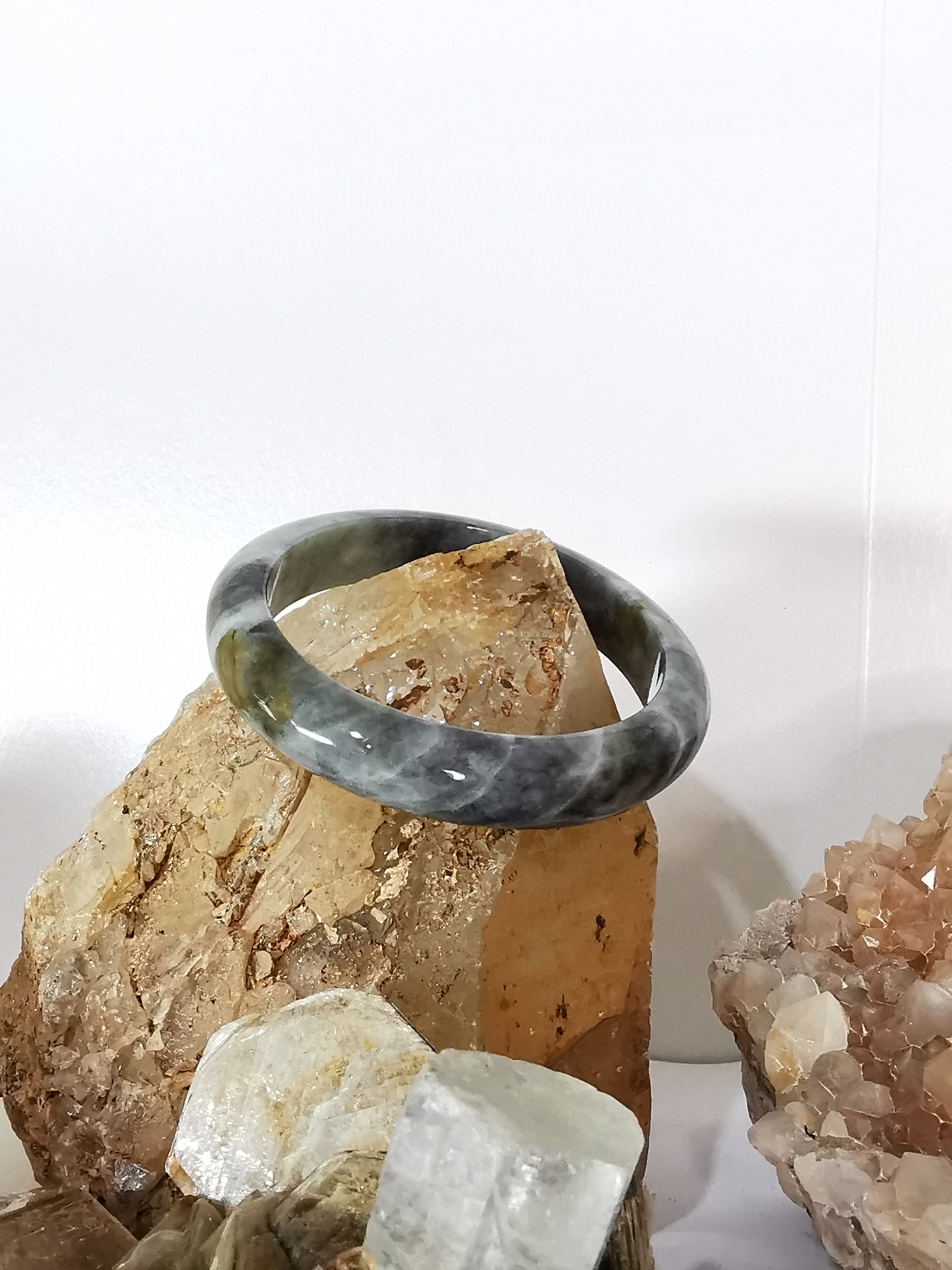 Green Grey Black White Bangle กำไลหยกเจไดต์แท้ Diameter/ เส้นผ่านศูนย์กลางด้านใน 58 mm.