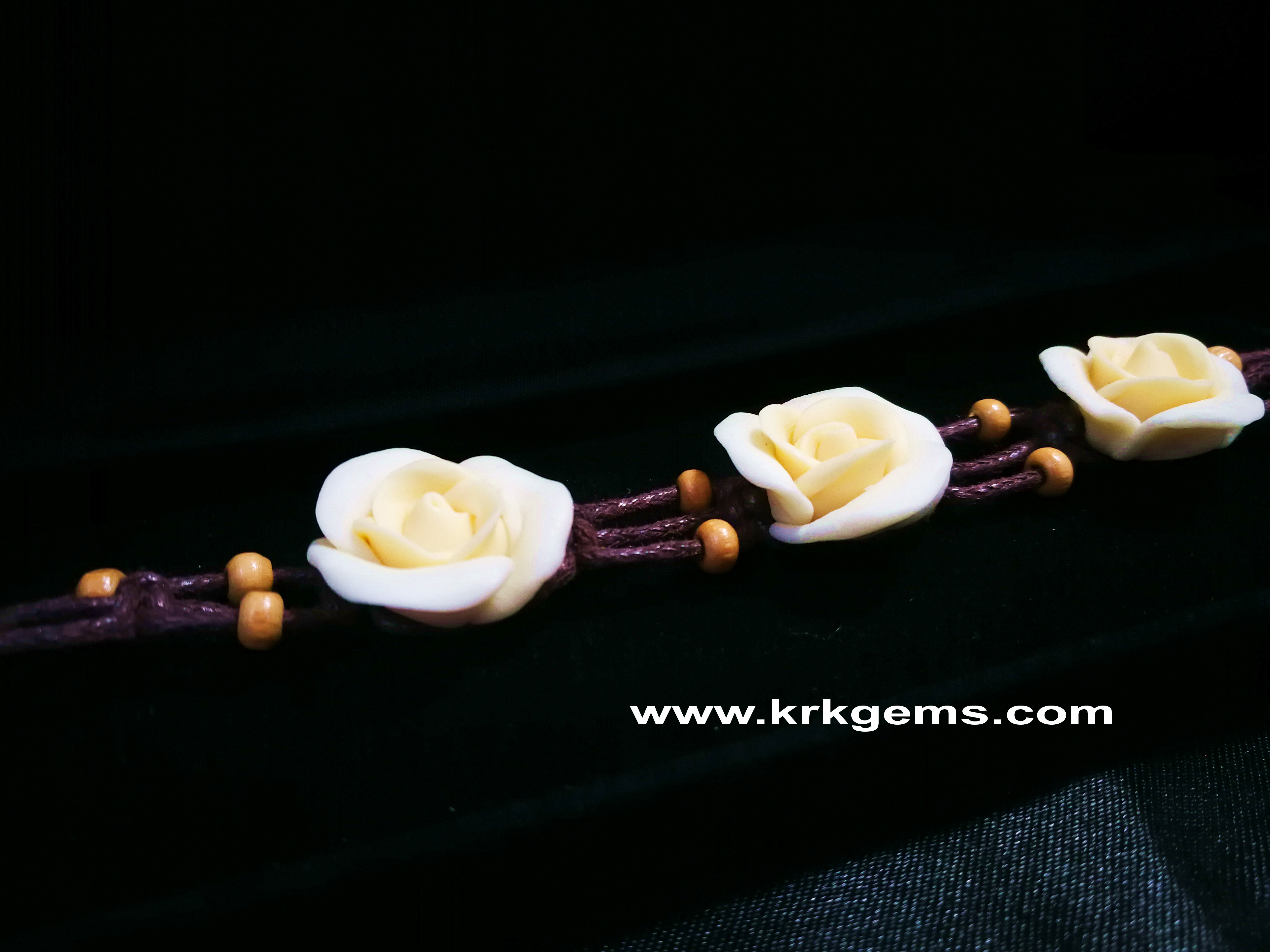 IVORY CREAM 3ROSE HANDMADE CLAY BRACELET