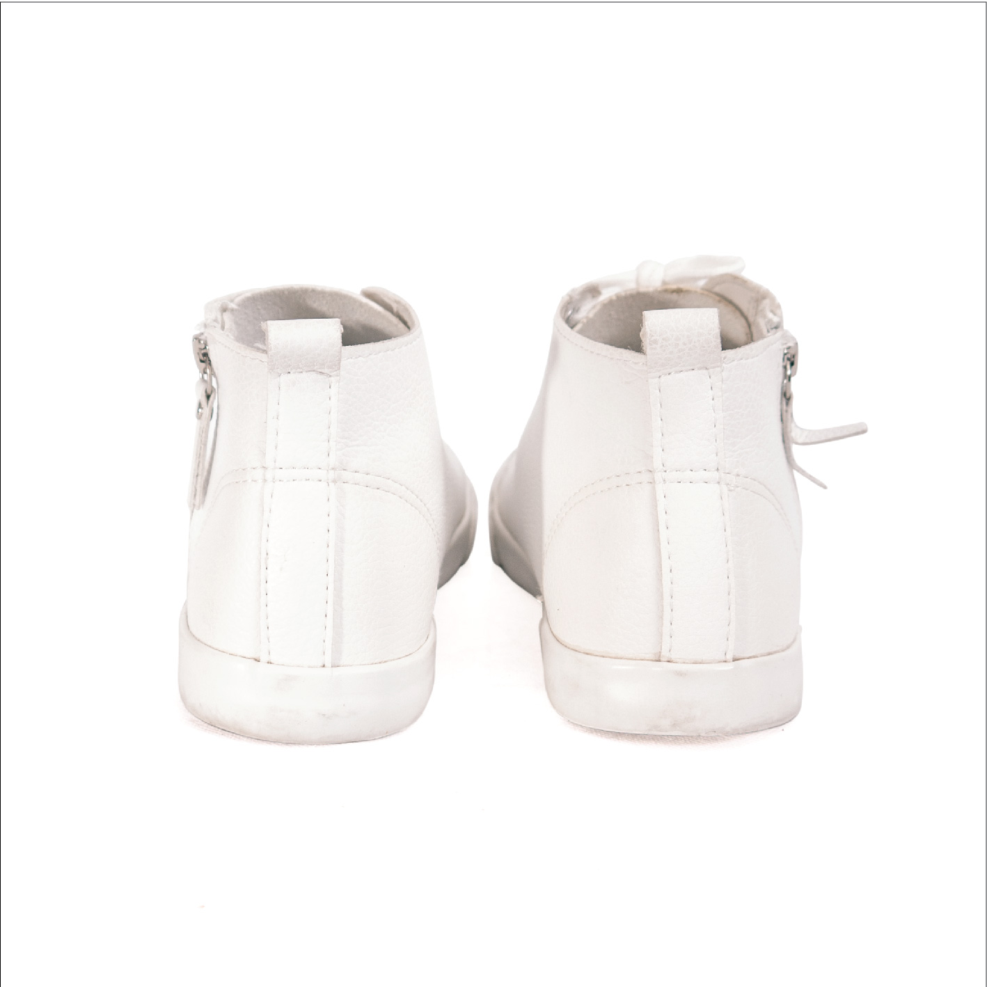 G 170004 รองเท้าผ้าใบหุ้มข้อ H&M ราคาเช่า 50 บาท ต่อ 1 วัน