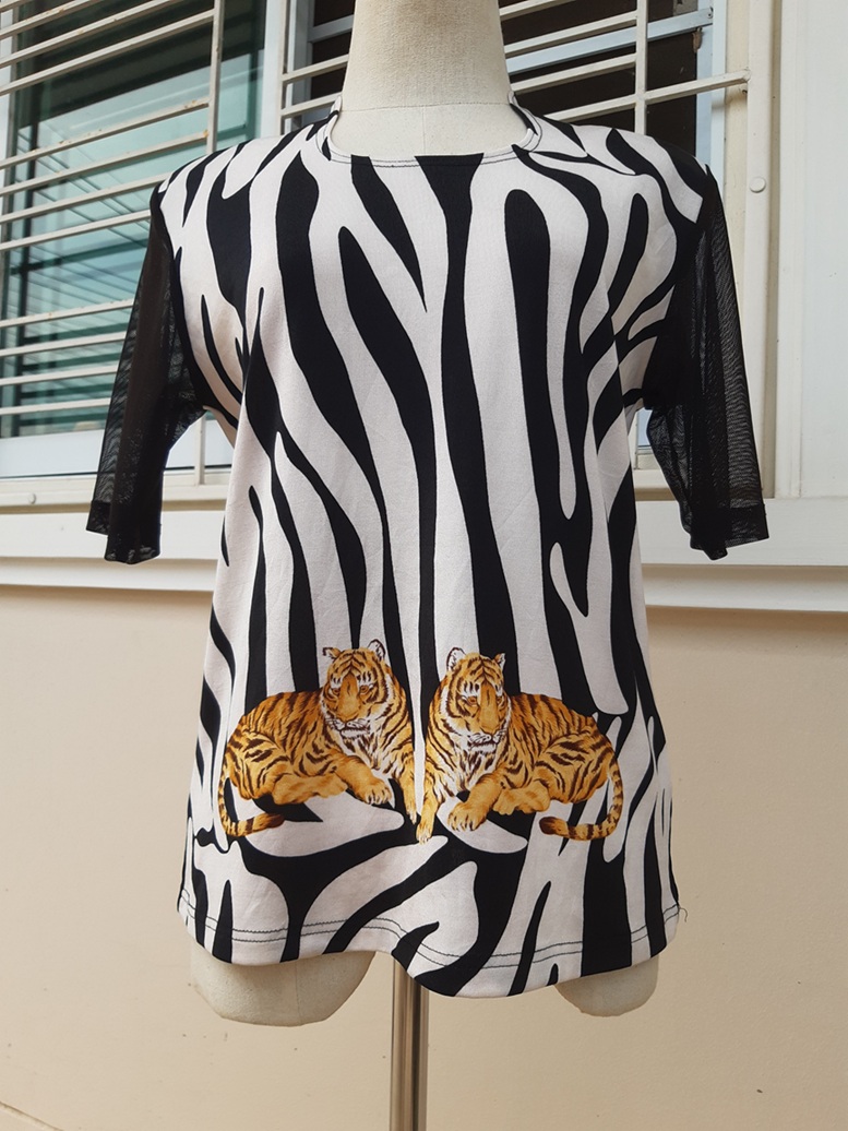 เสื้อคอกลมวินเทจลายเสือ ผ้ายืดเด้งๆ