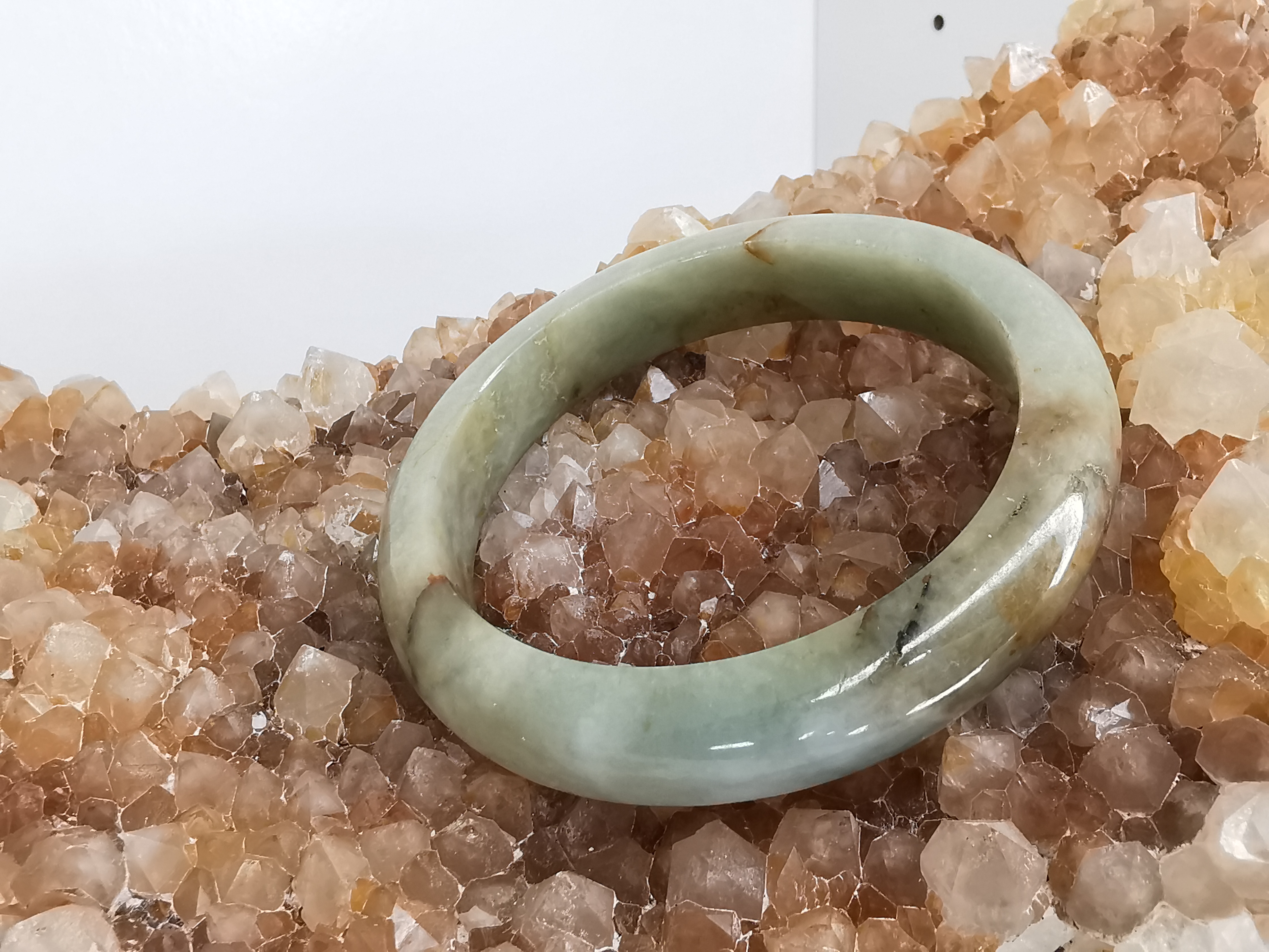 Green Orange White Jade Bangle กำไลหยกเจไดต์แท้ Diameter/ เส้นผ่านศูนย์กลางด้านใน 55 mm.