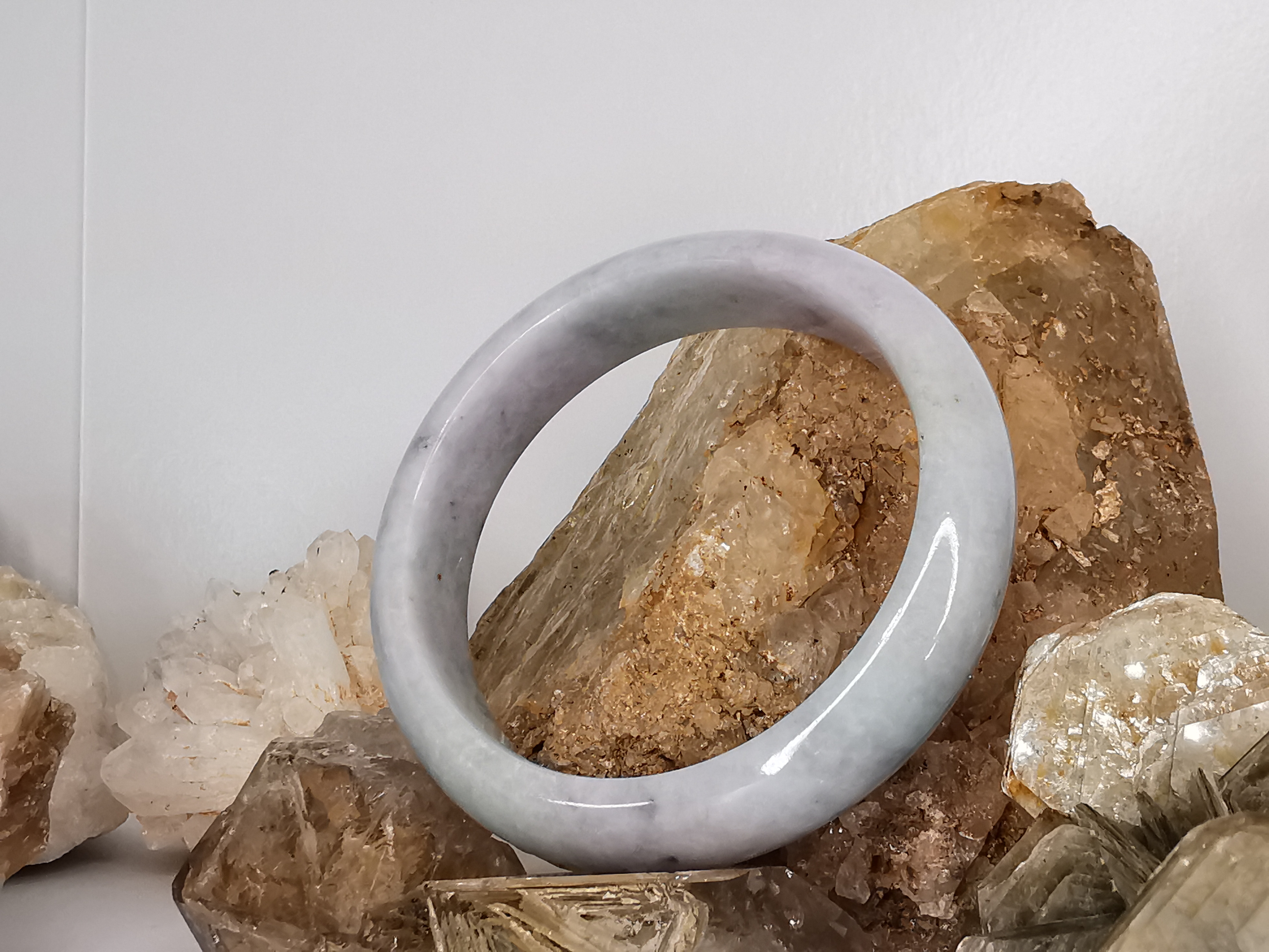 White Green Grey Bangle กำไลหยกเจไดต์แท้ Diameter/ เส้นผ่านศูนย์กลางด้านใน 63 mm.