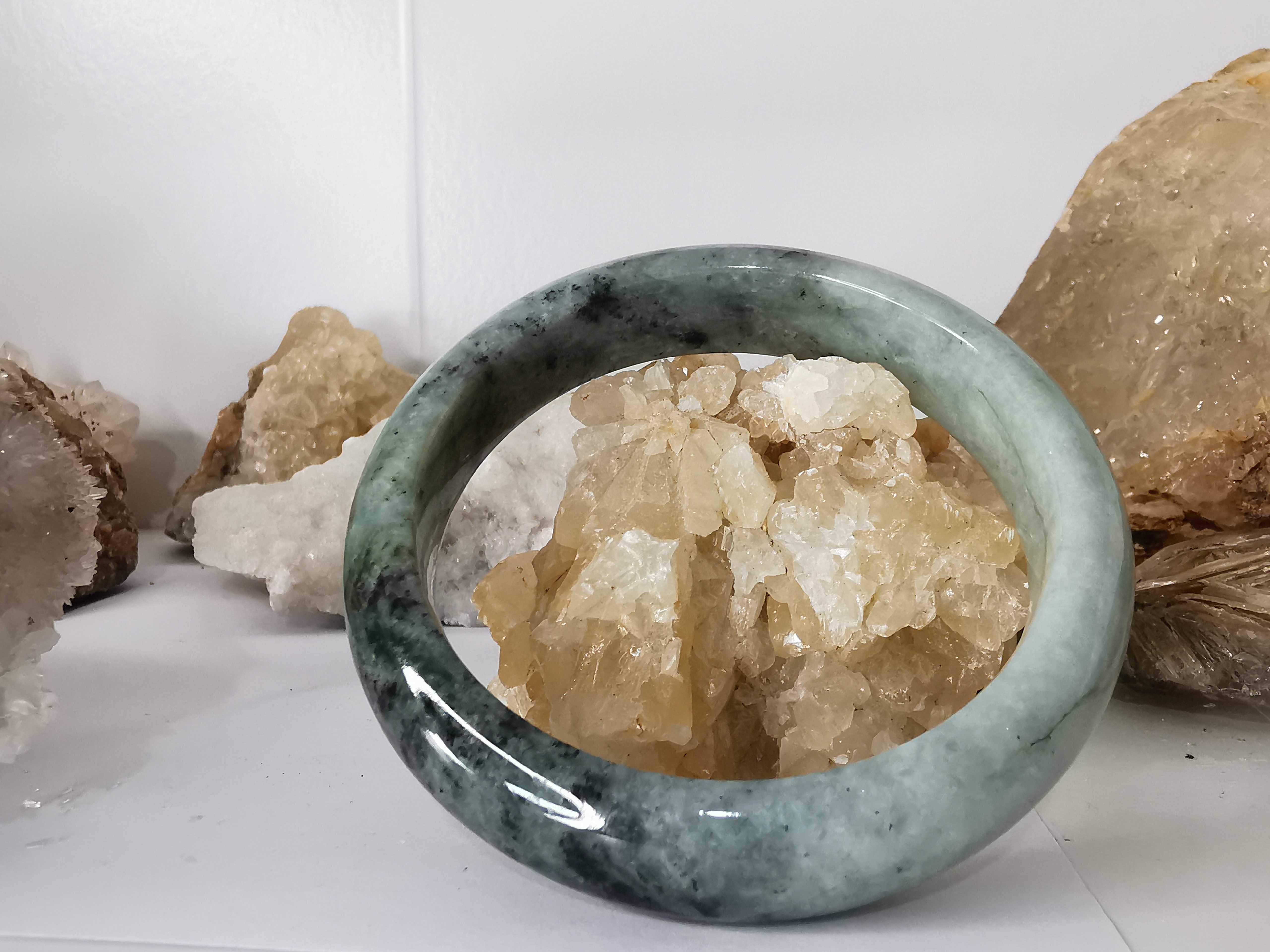 Green Grey Bangle กำไลหยกเจไดต์แท้ Diameter/ เส้นผ่านศูนย์กลางด้านใน 63 mm.