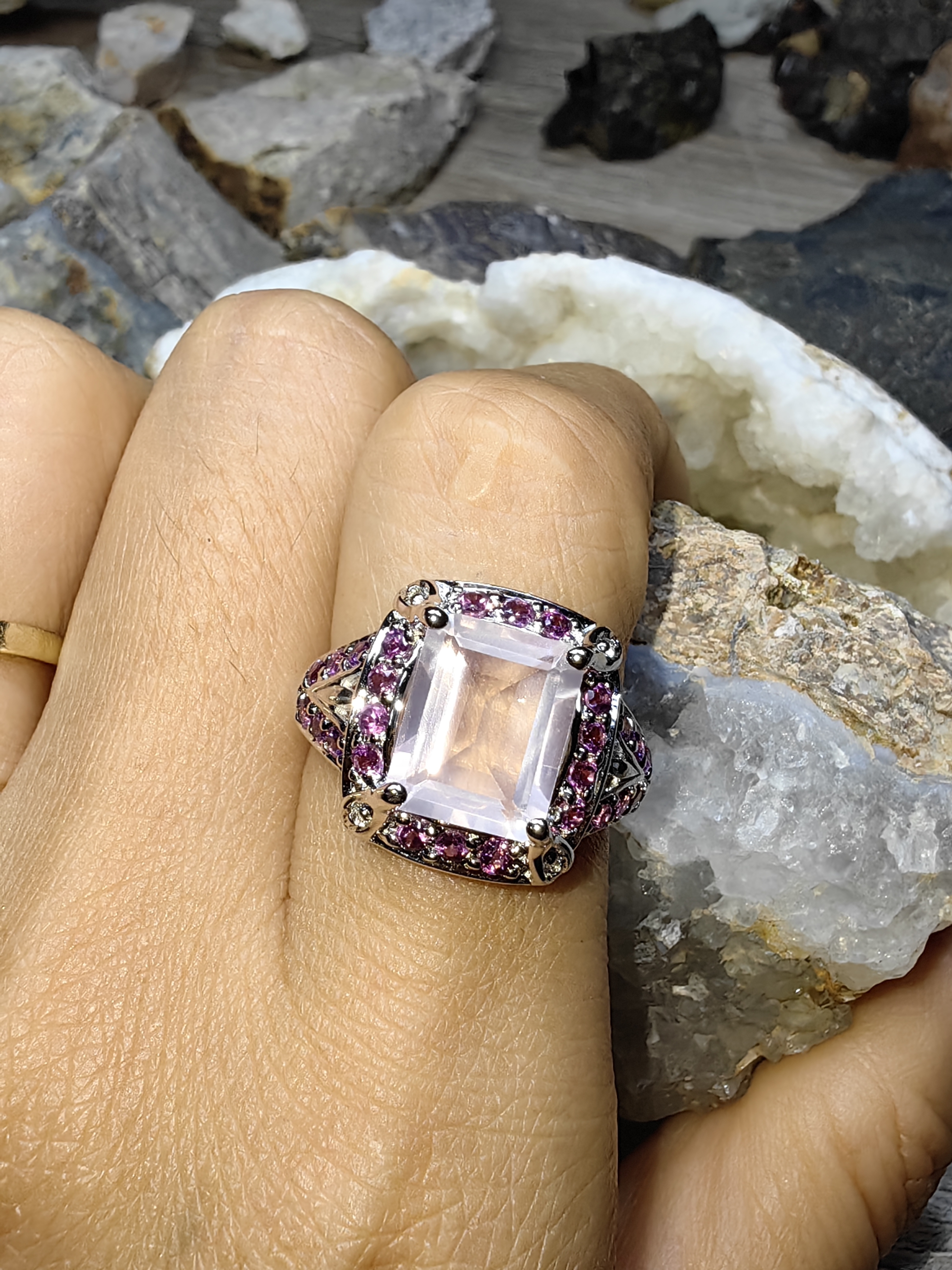 ROSE QUARTZ RHODOLITE RING