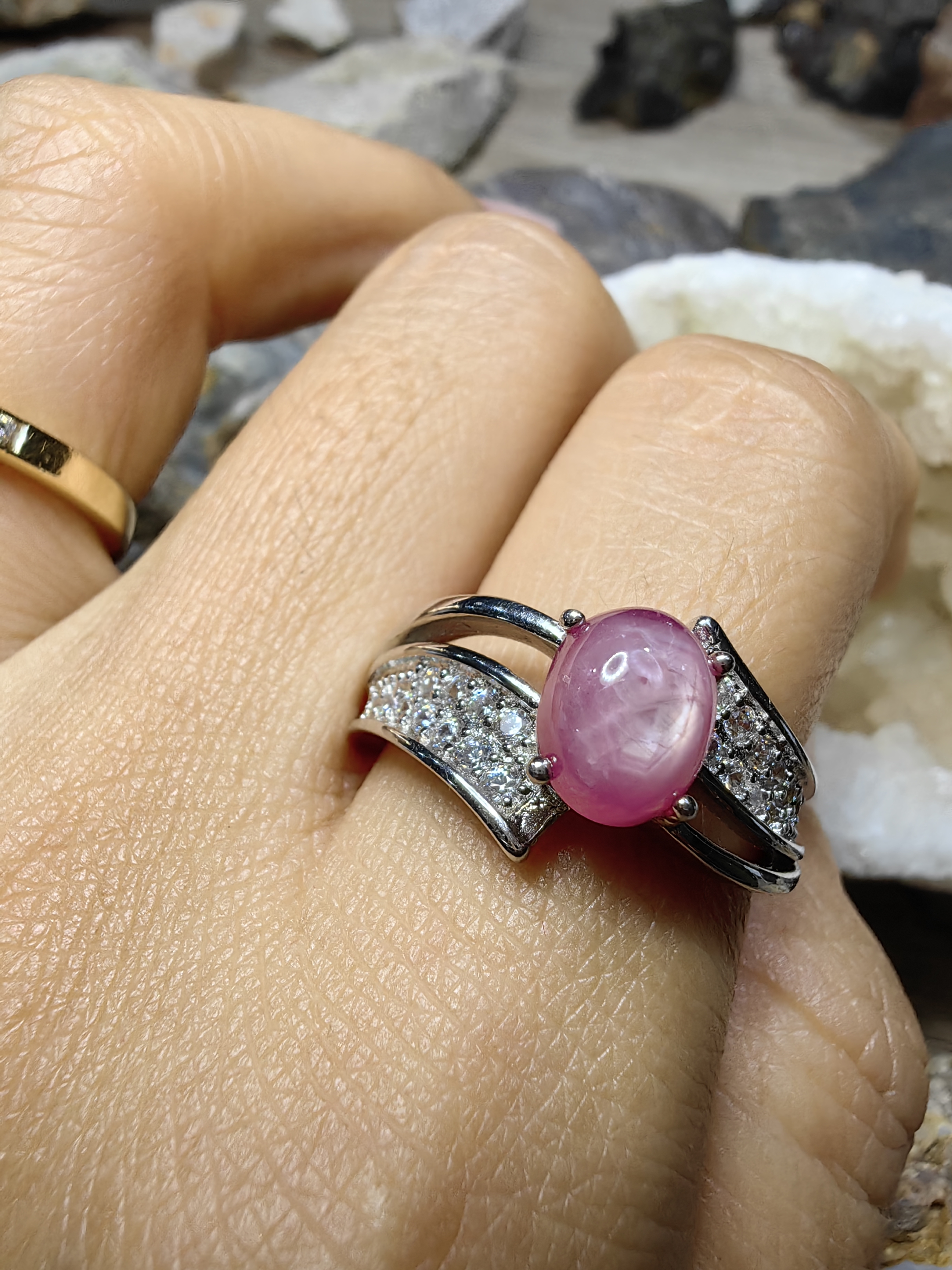 แหวนทับทิมสตาร์ล้อมเพชรสวิส Star Ruby Swiss Diamond Ring