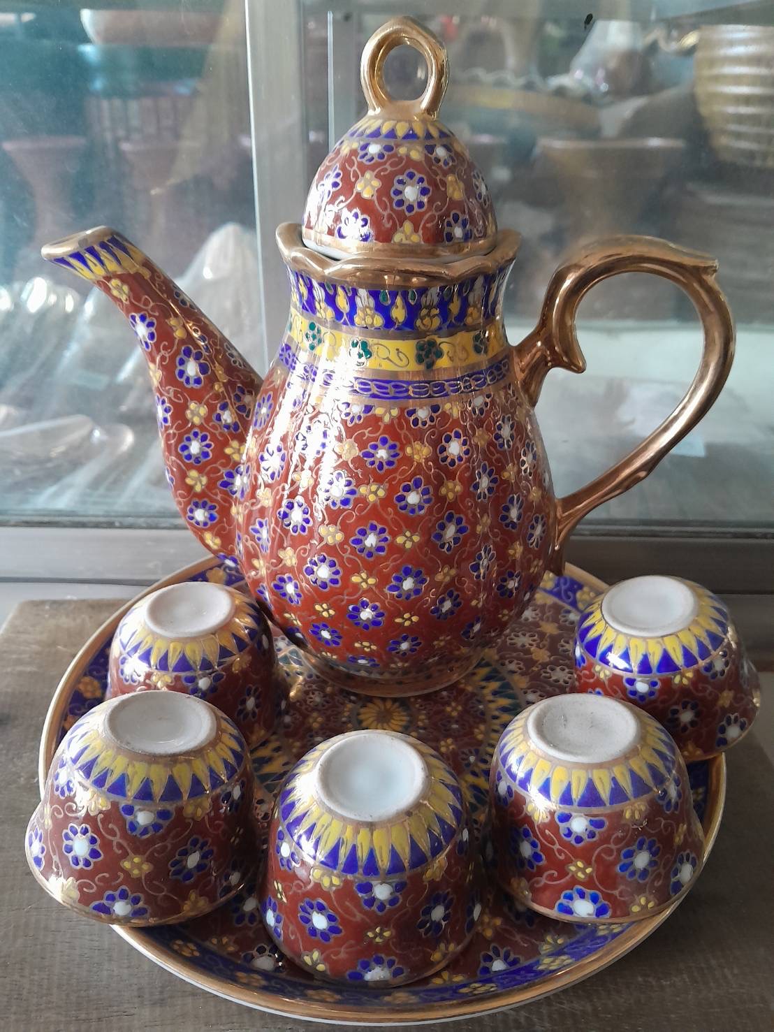 ชุดน้ำชาเบญจรงค์